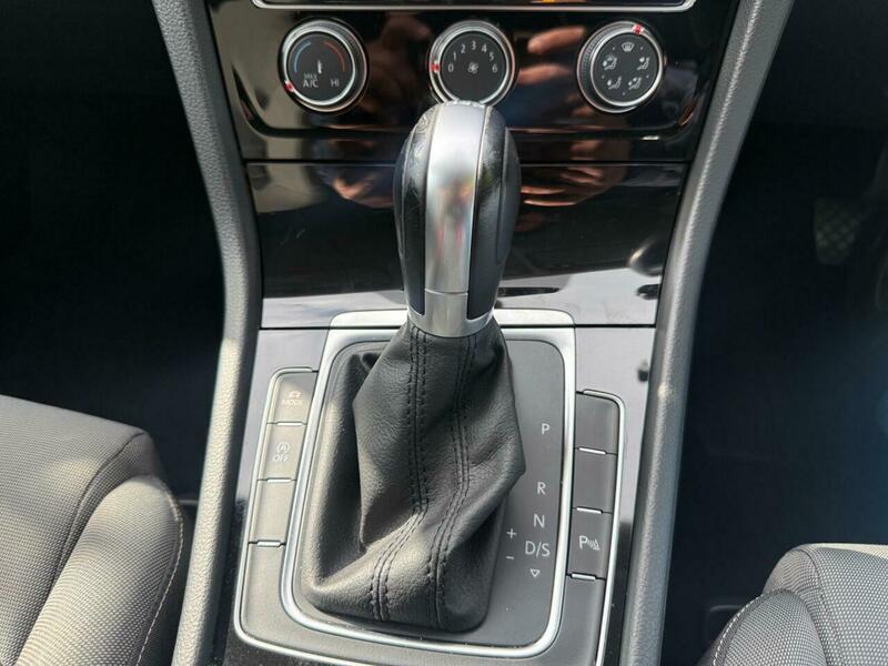 2016 Volkswagen Golf image 20