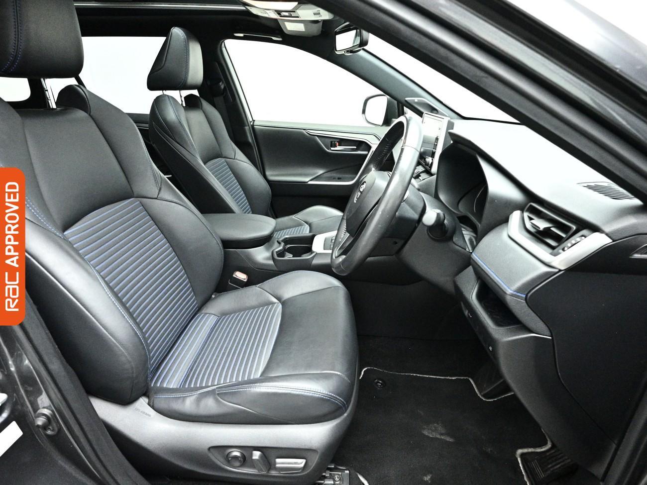Toyota RAV4 view 12
