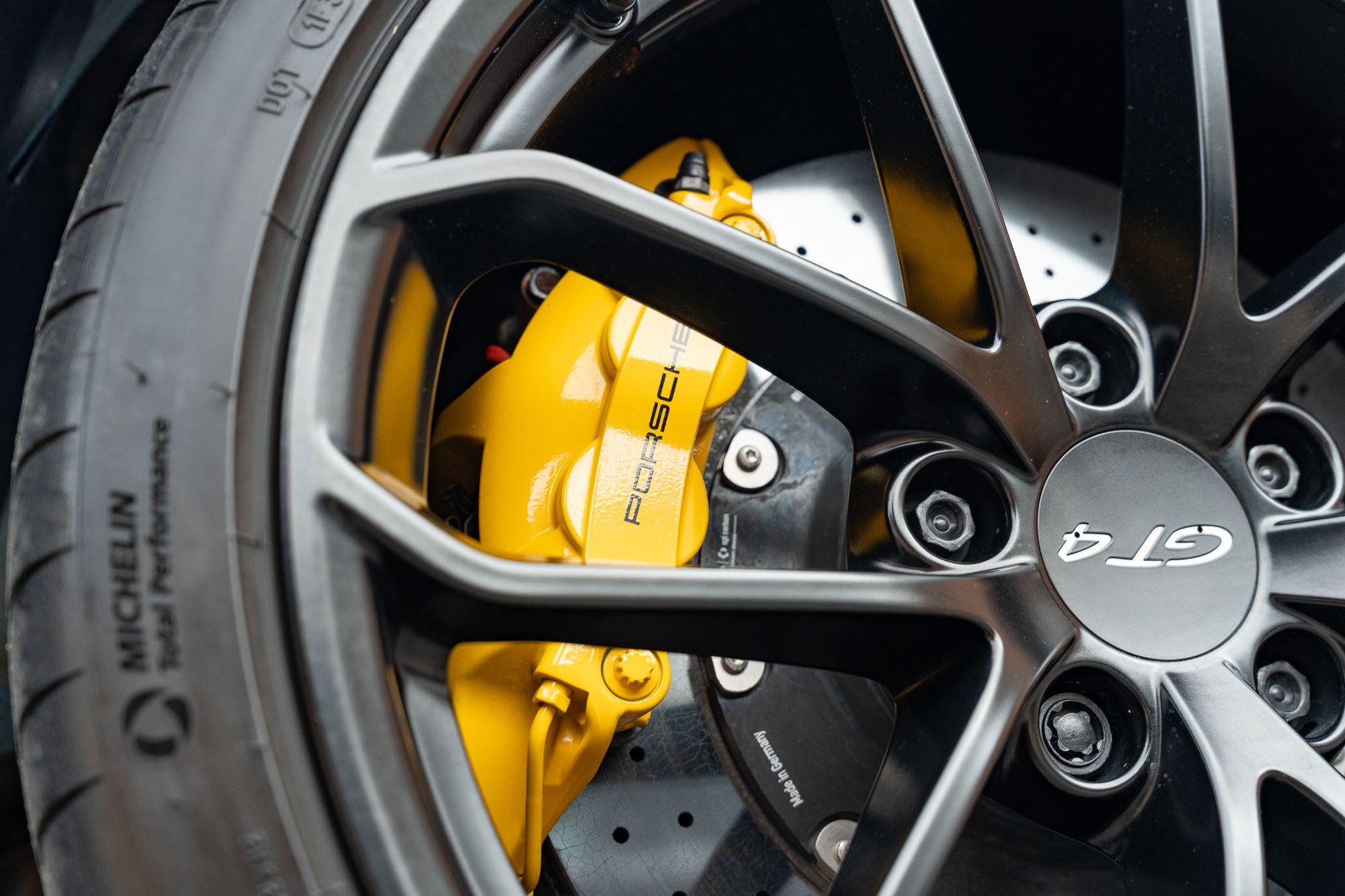 Porsche Cayman view 35