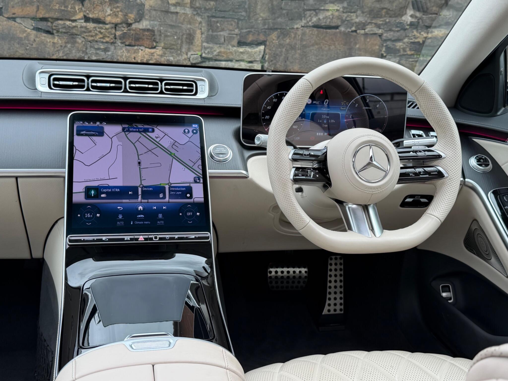 Mercedes-Benz S-Class view 28