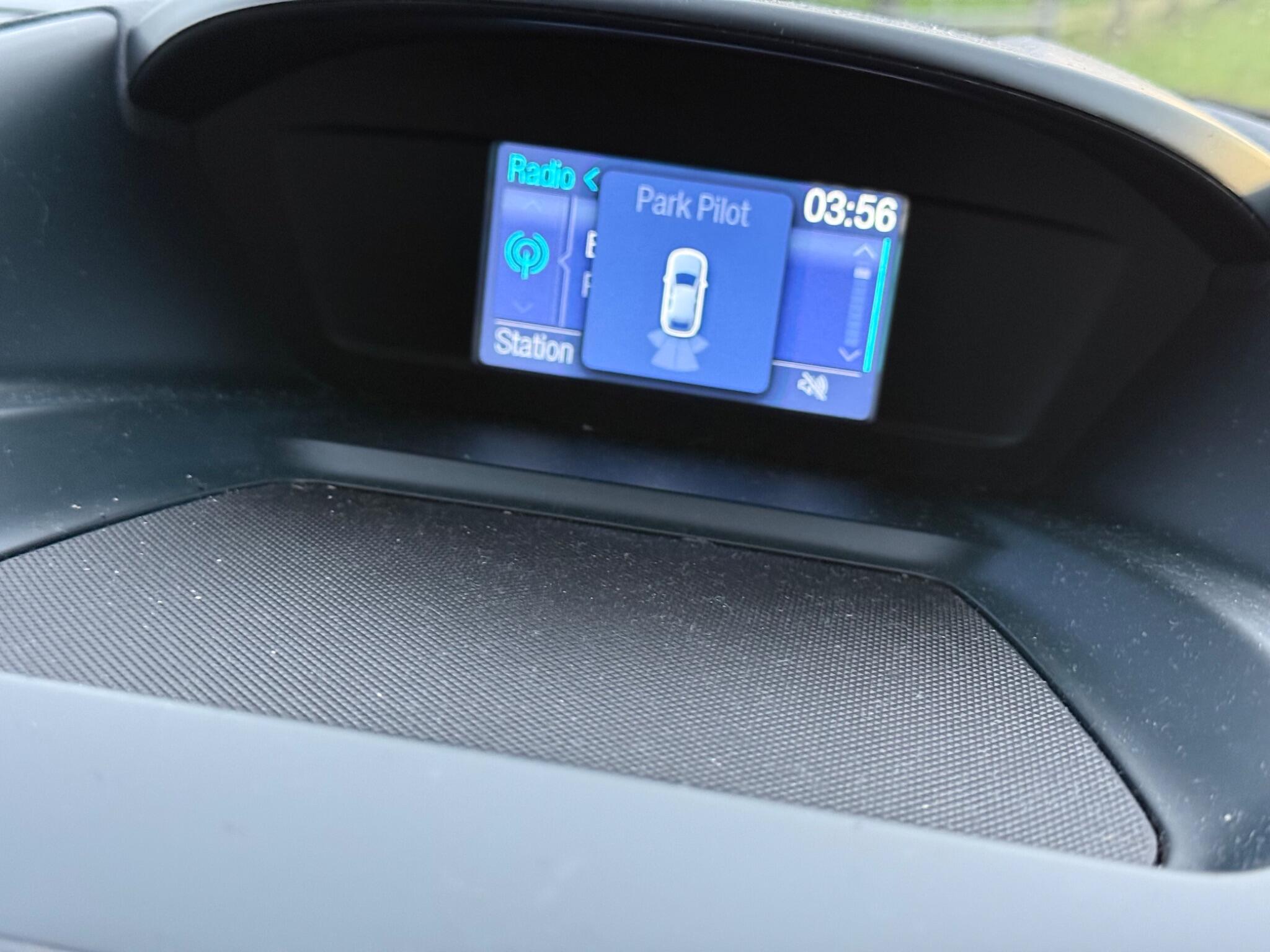 Ford C-Max 1.6 TDCi Titanium Euro 5 5dr — photo 46 of 104