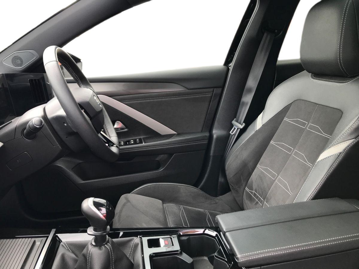 Vauxhall Astra view 6