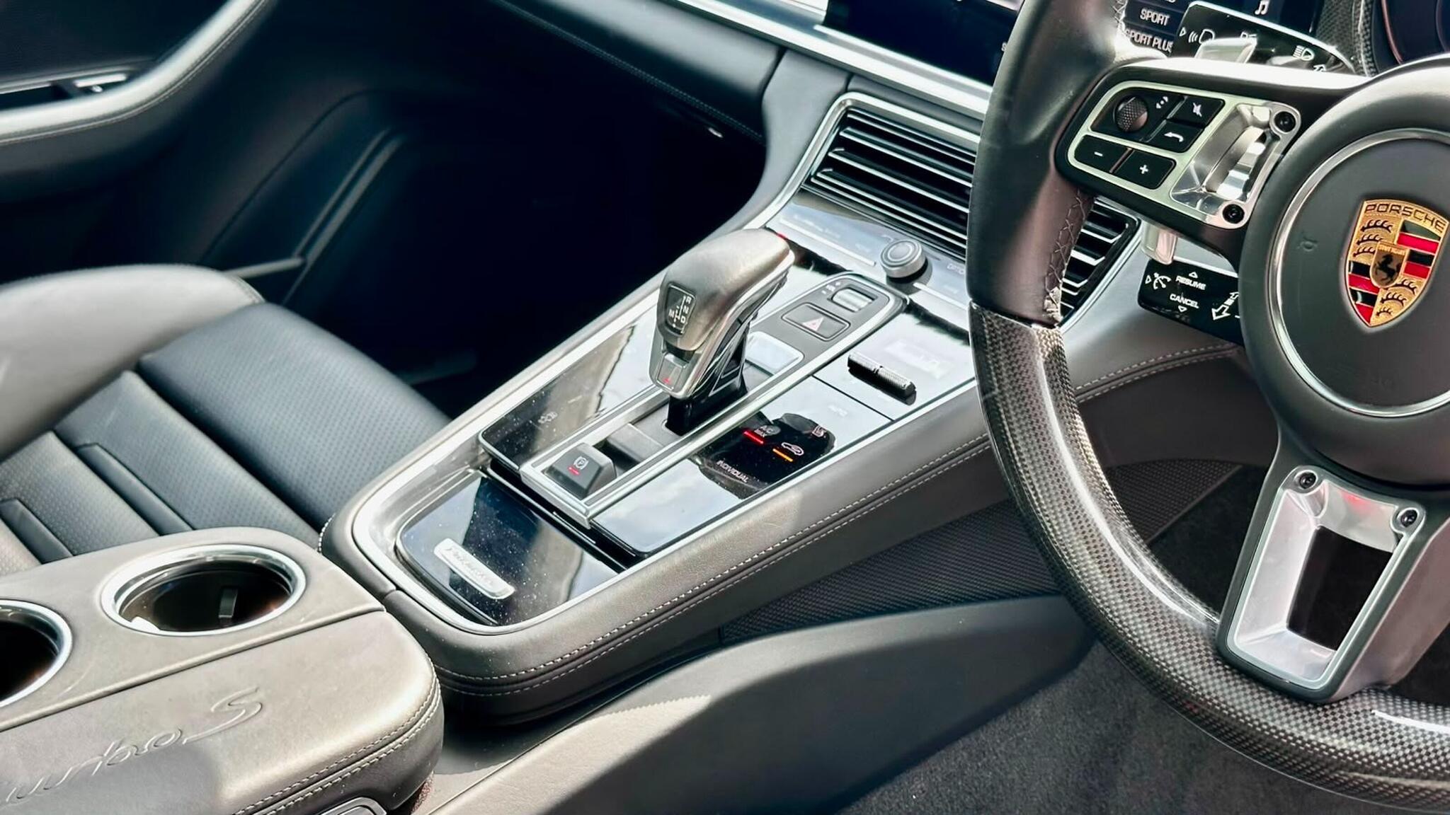 Porsche Panamera view 36