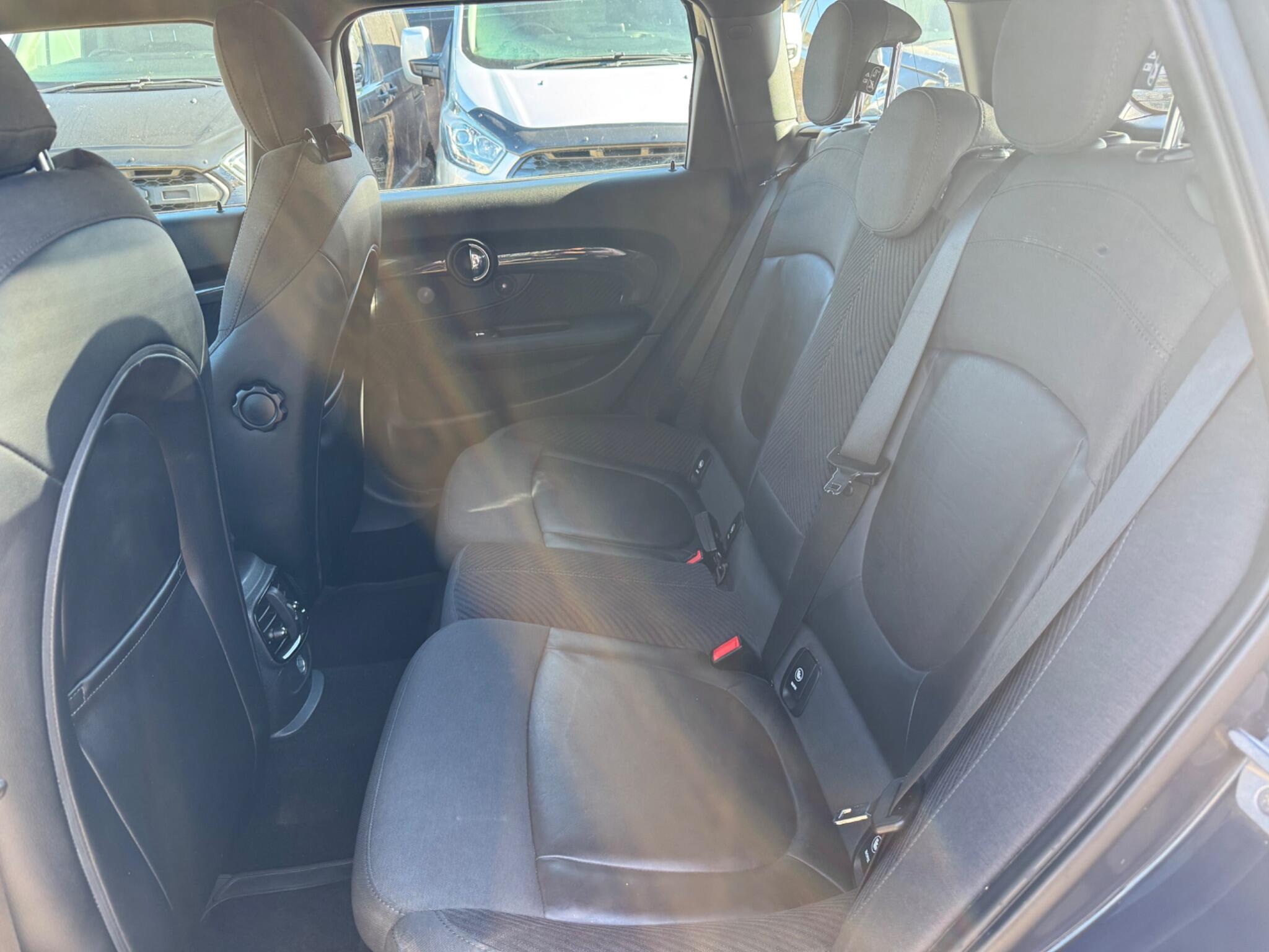 Mini Clubman view 25
