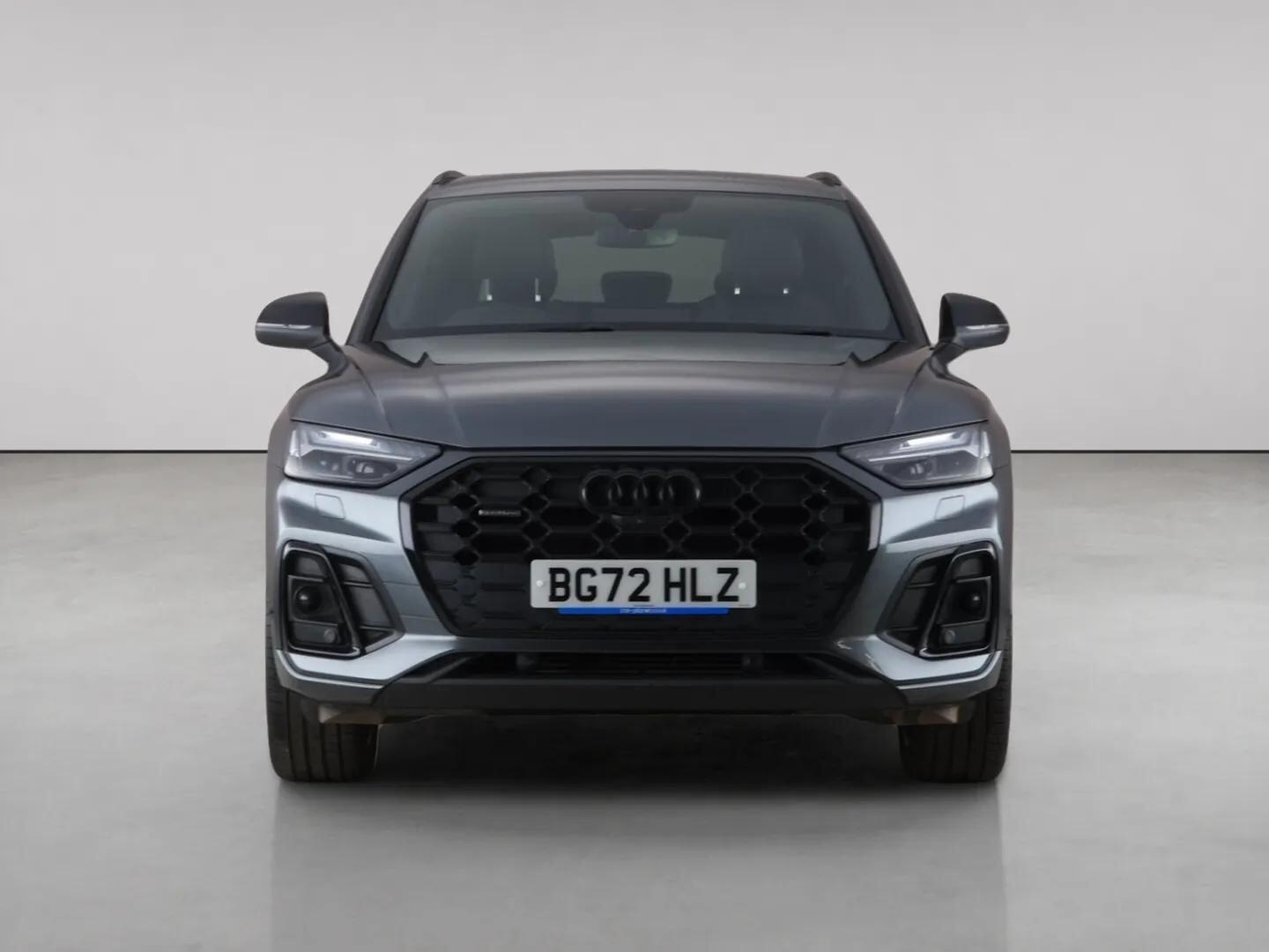 Audi Q5 view 5