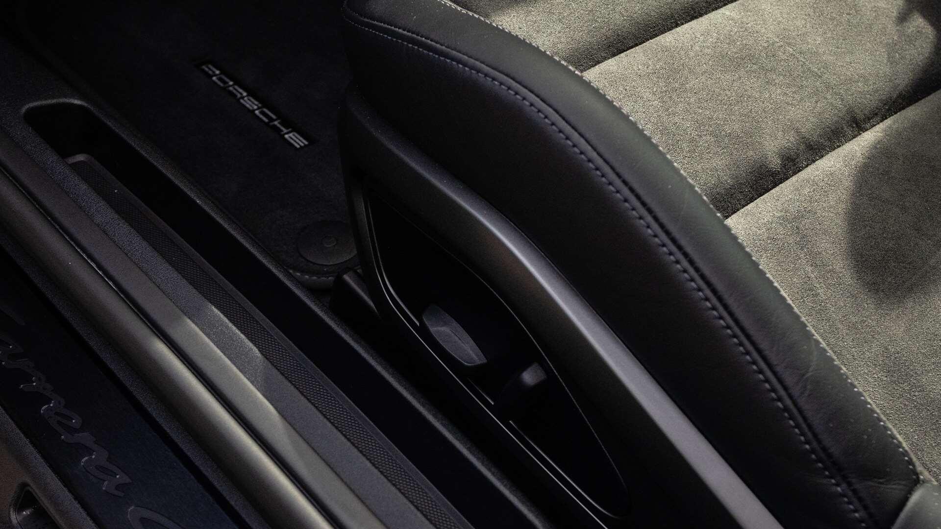 Porsche 911 view 29