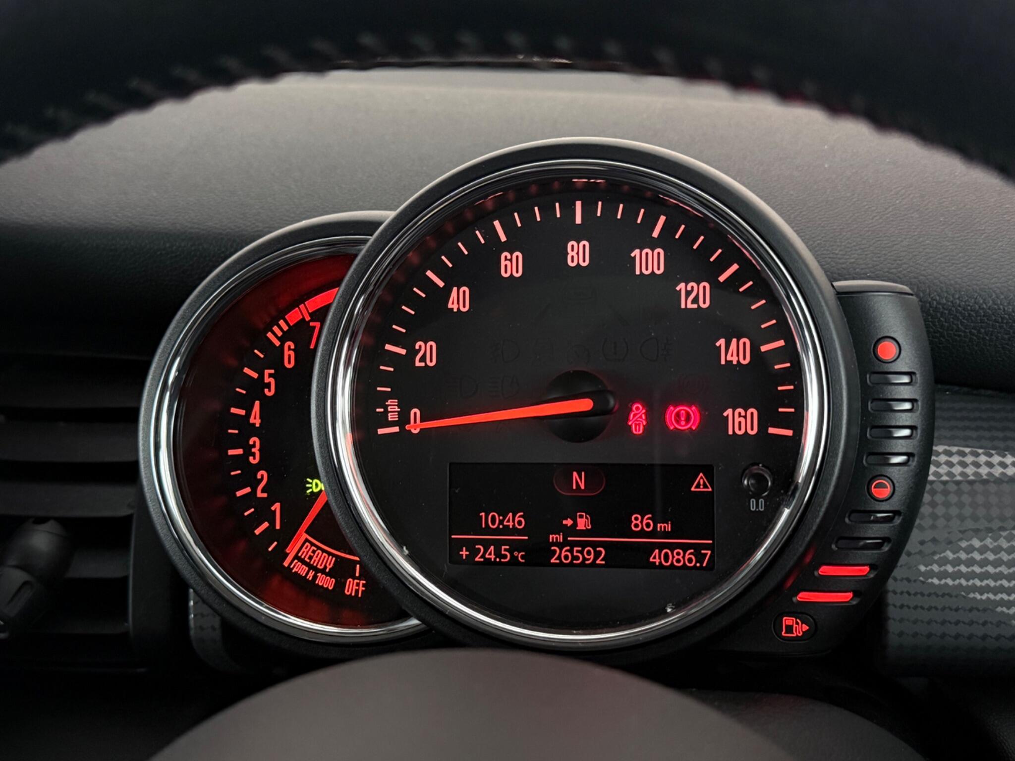 Mini Hatch view 14