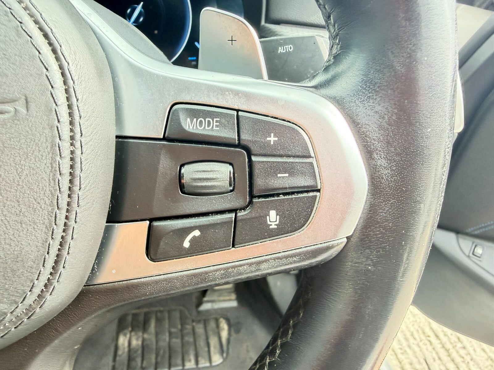 BMW 5 Series view 21