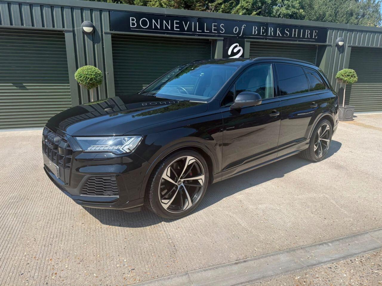 Audi SQ7 main image