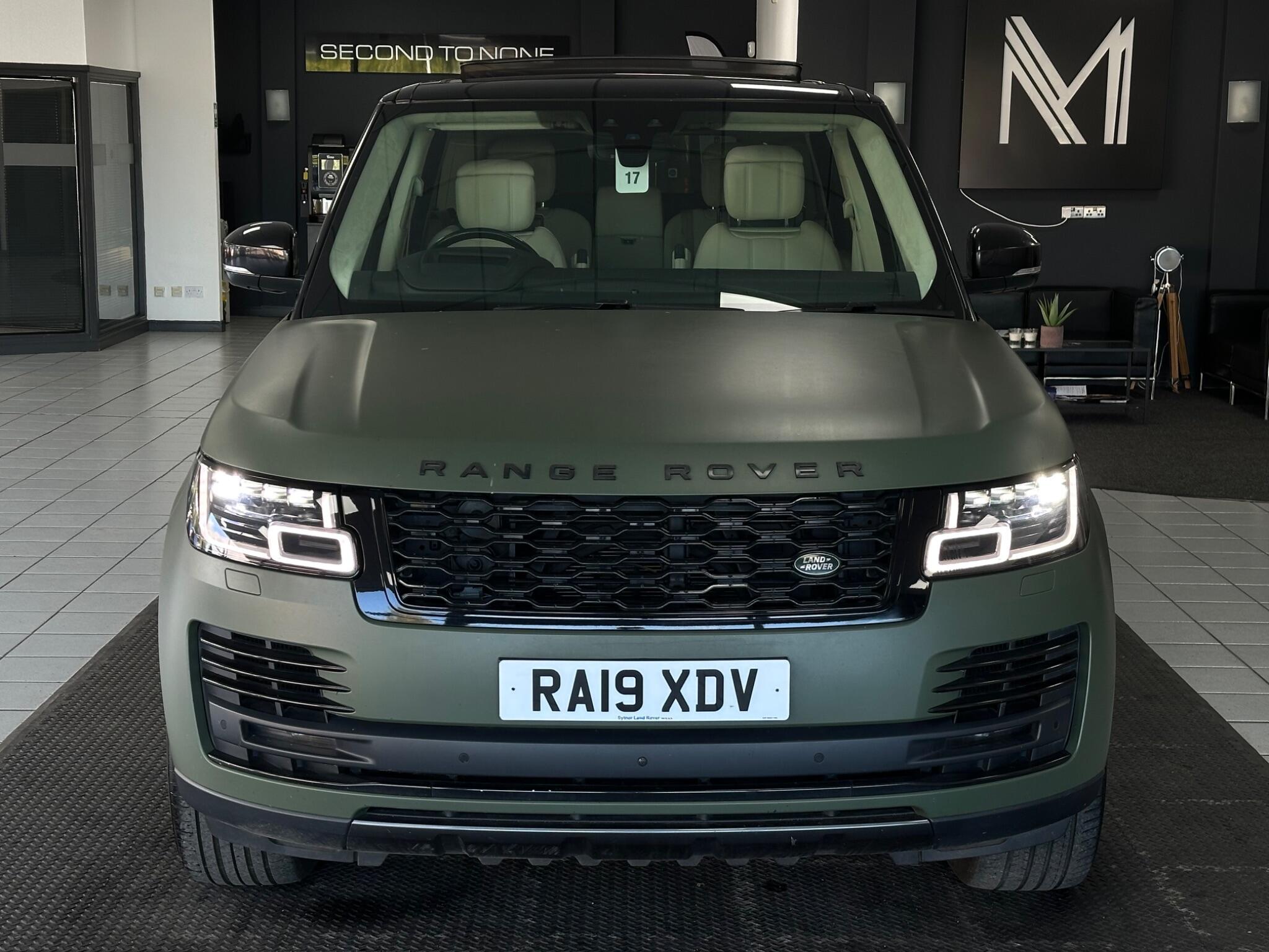 Land Rover Range Rover view 4