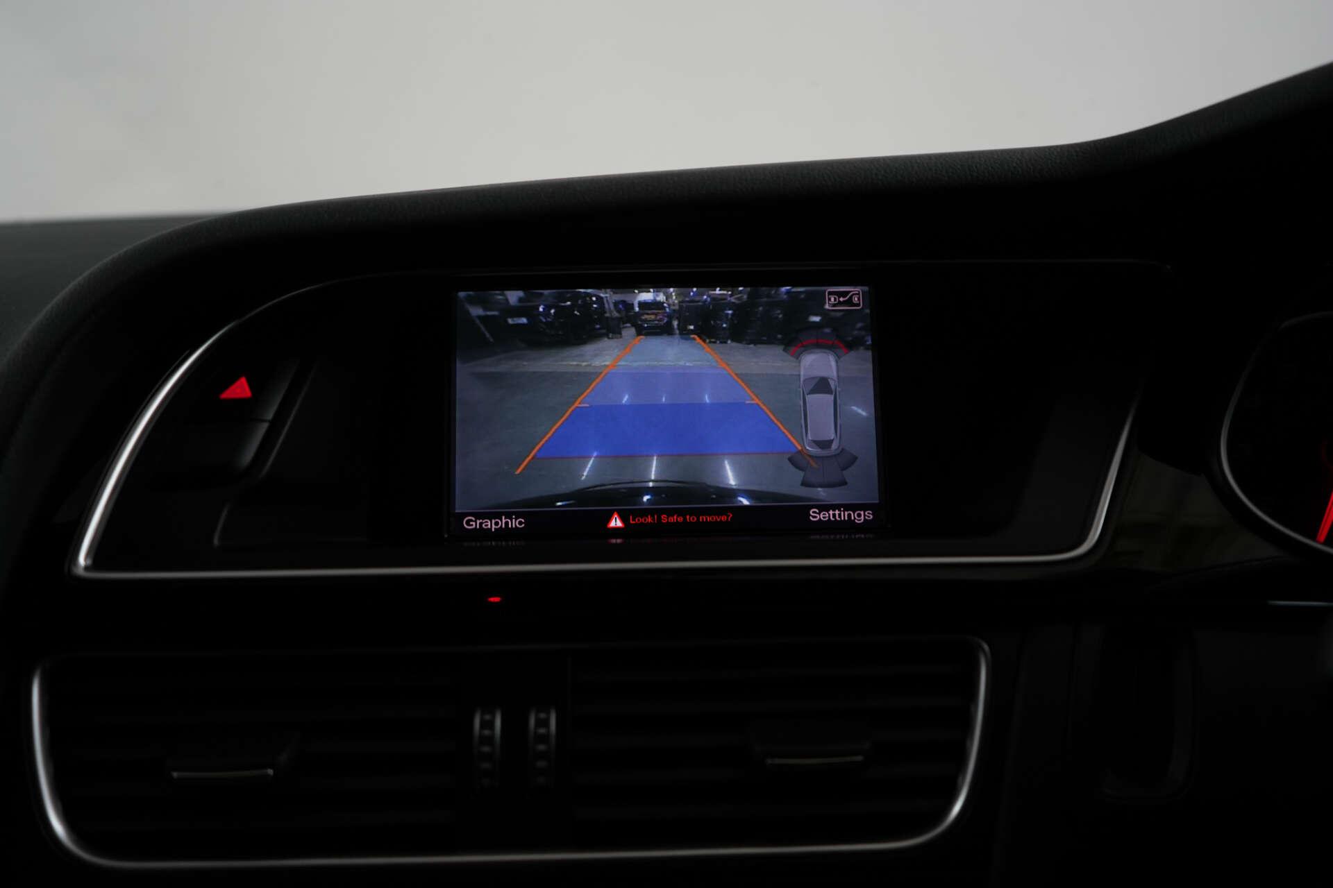 Audi RS4 view 29