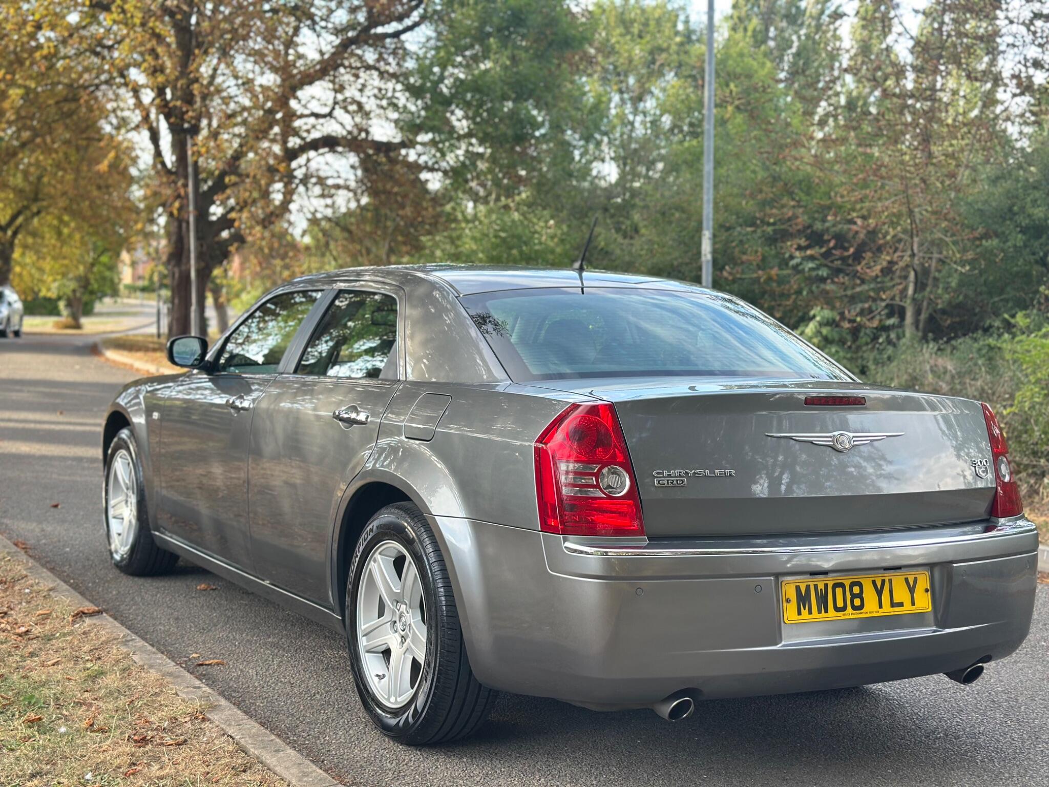 2008 Chrysler 300C image 4