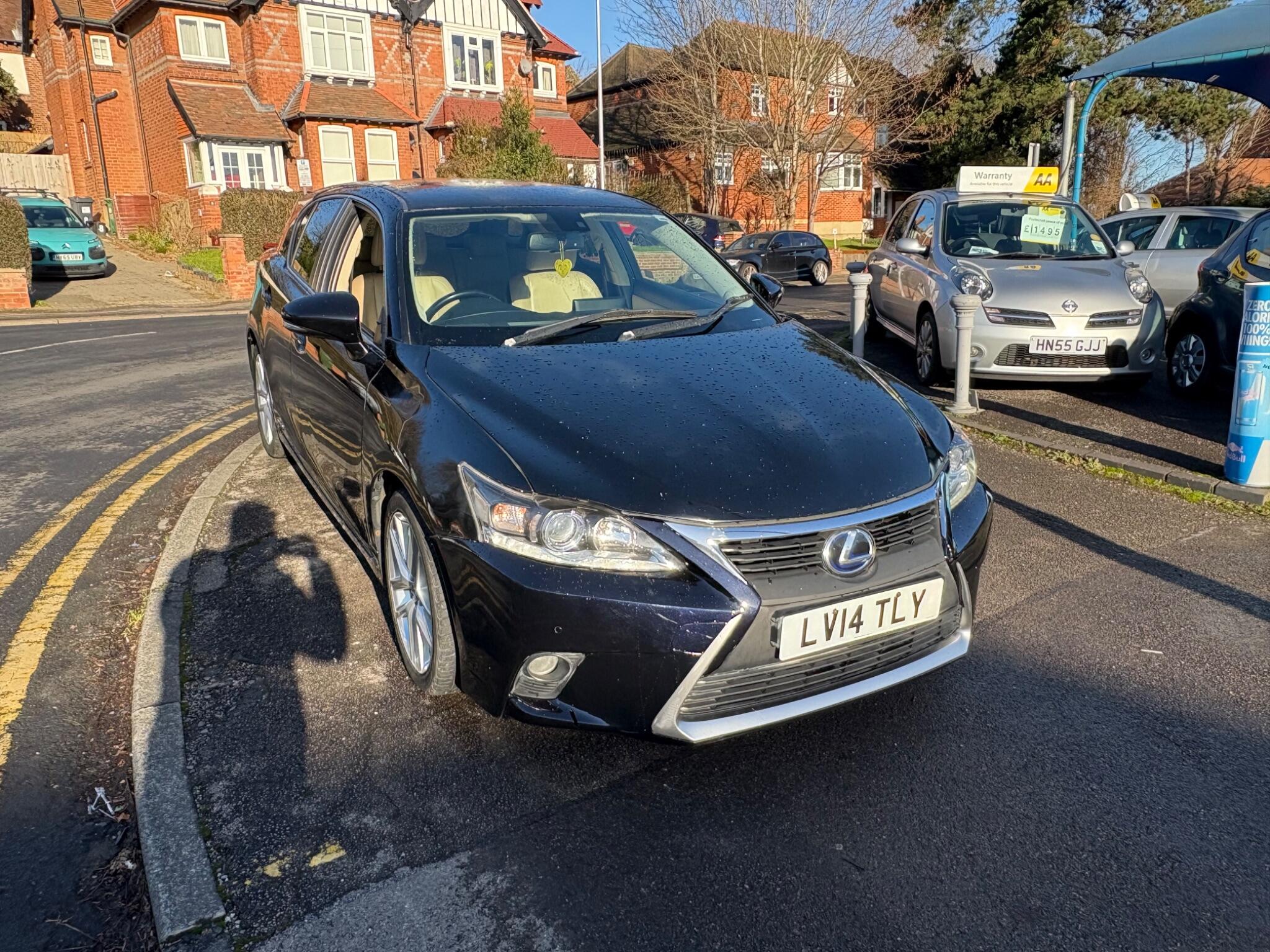 2014 Lexus CT 1.8 200h Luxury CVT Euro 6 (s/s) 5dr • 99,475 miles image 5