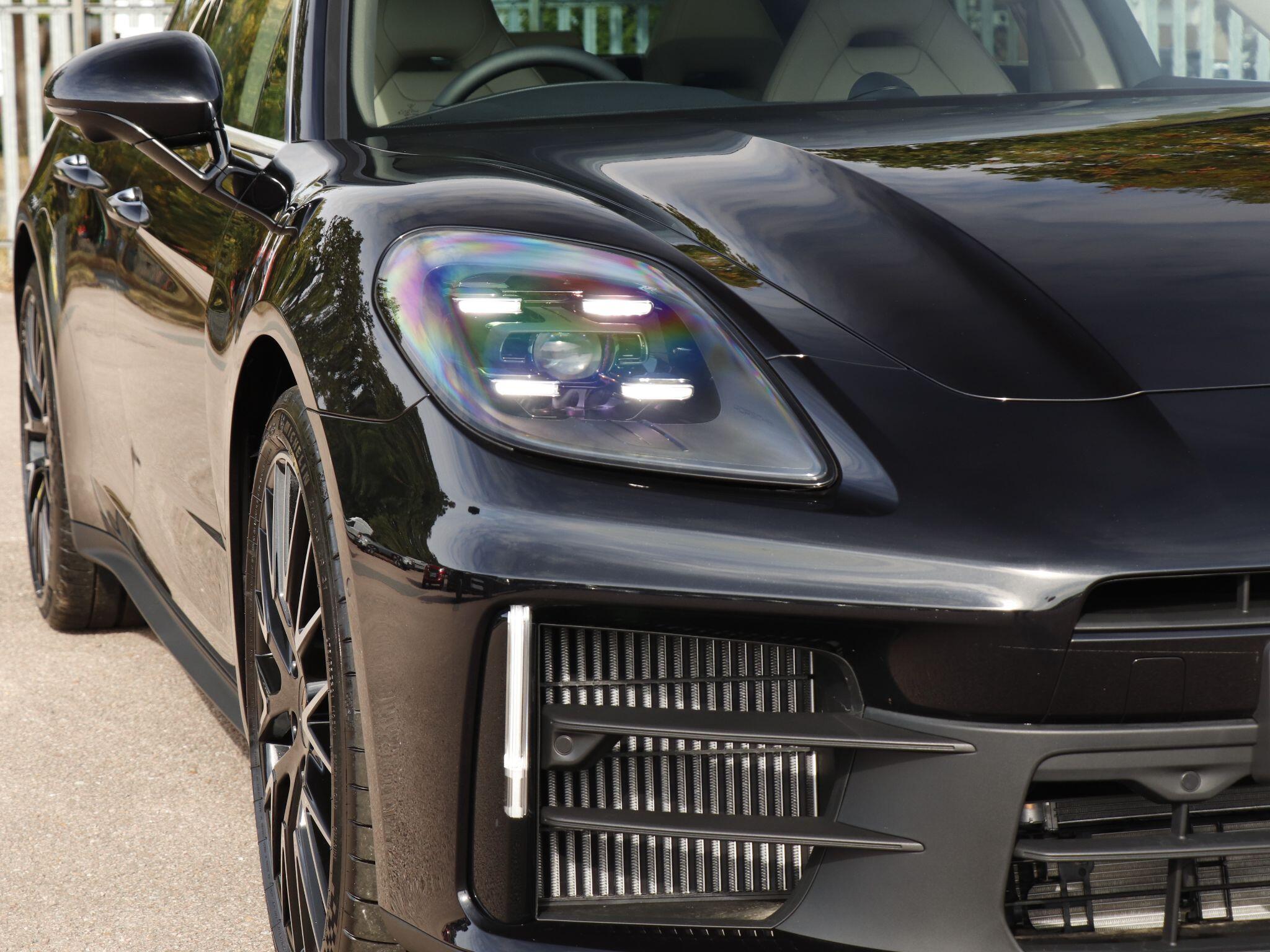 Porsche Panamera view 32