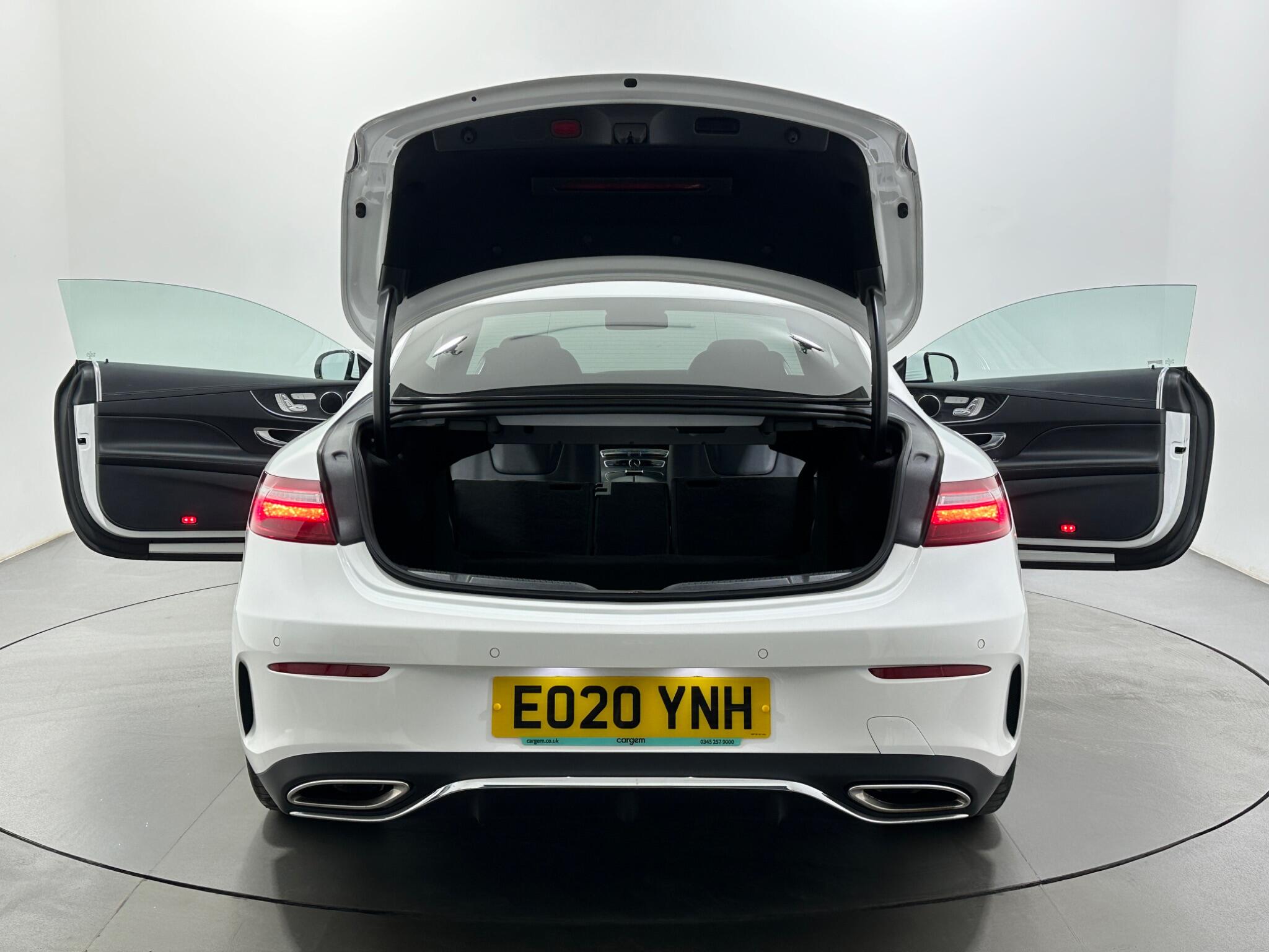 Mercedes-Benz E-Class view 42