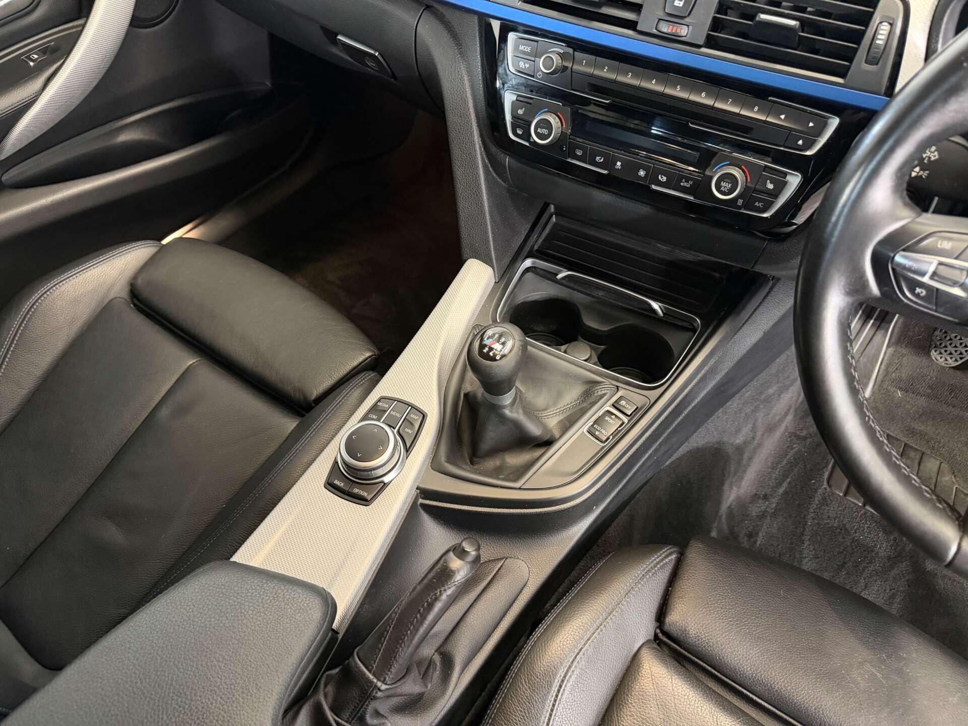 BMW 3 Series view 19