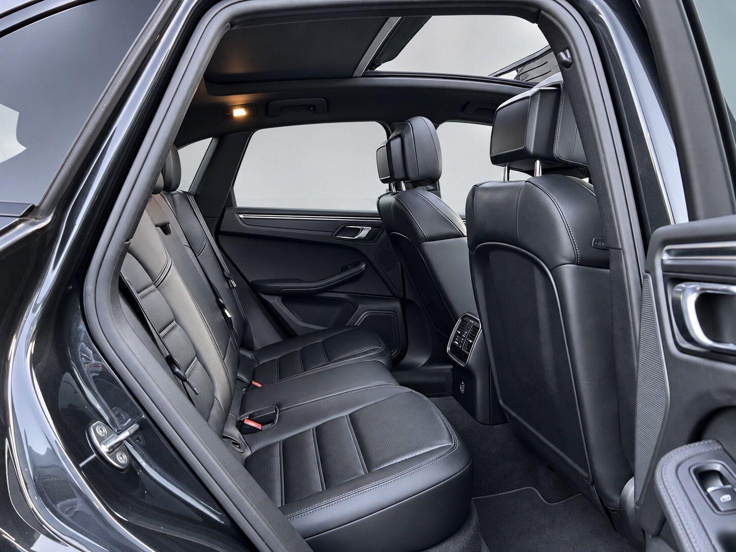 Porsche Macan view 36