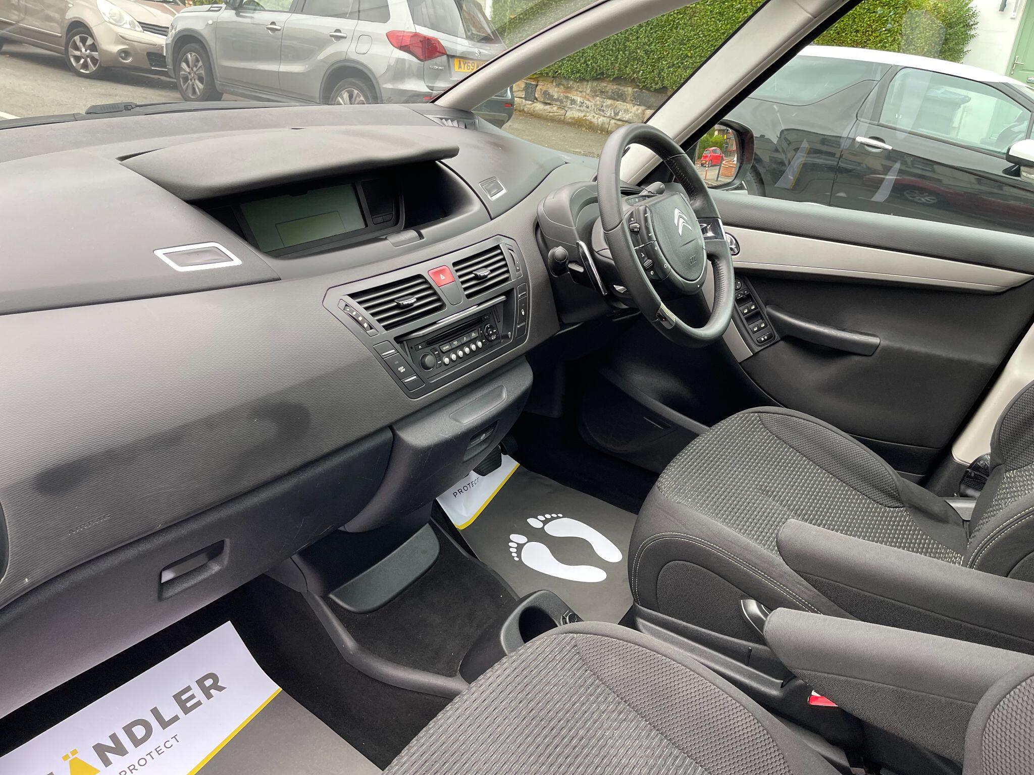 Citroen Grand C4 Picasso view 33