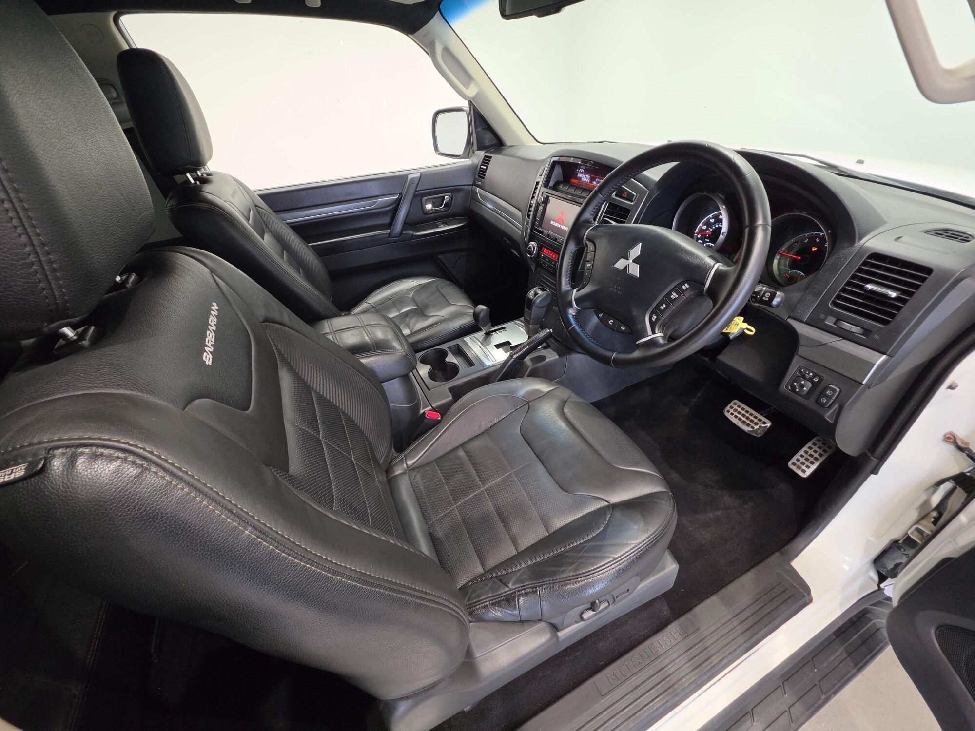 Mitsubishi Shogun view 29