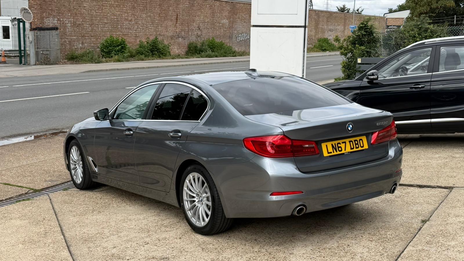 BMW 5 Series view 12