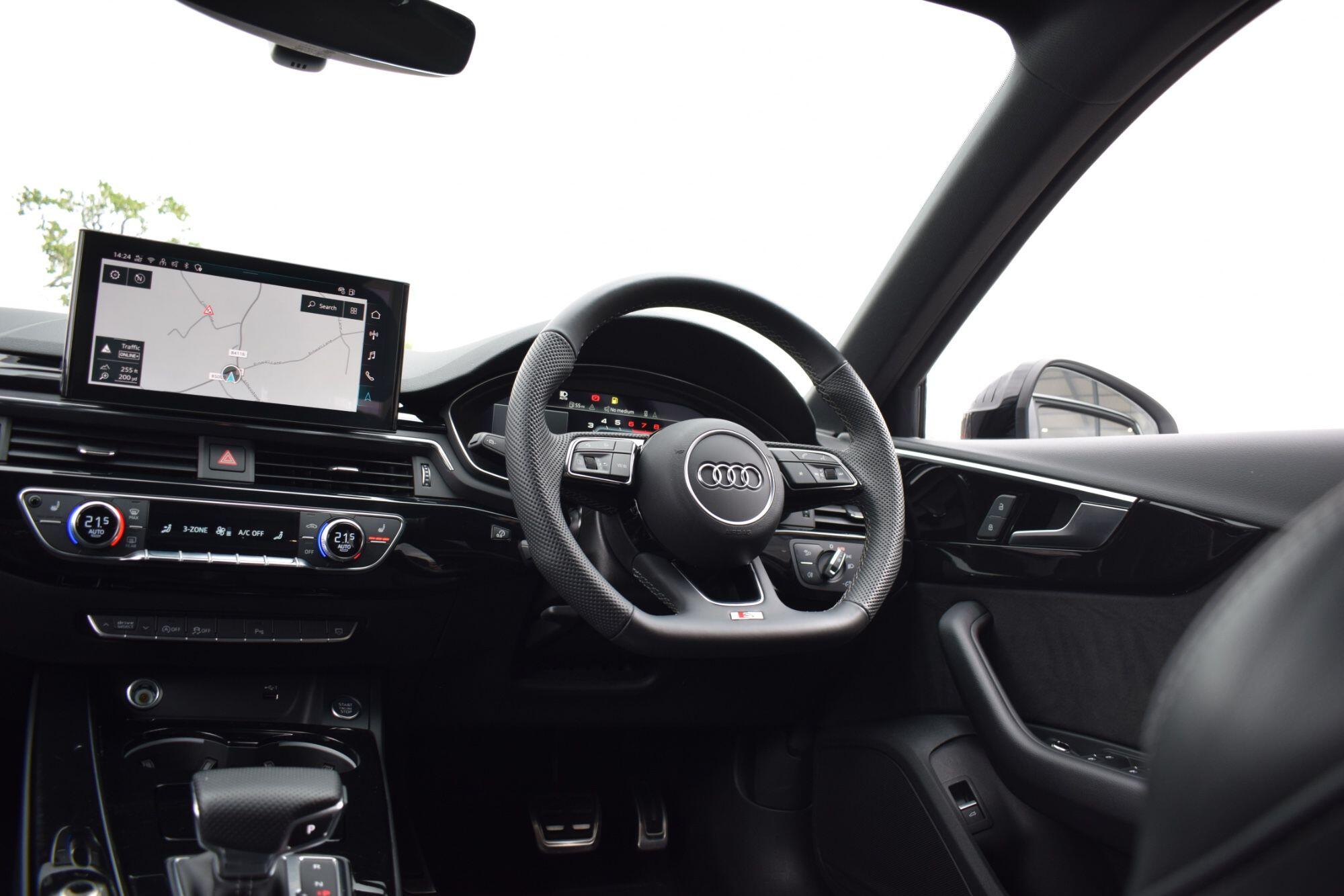 Audi A4 view 27