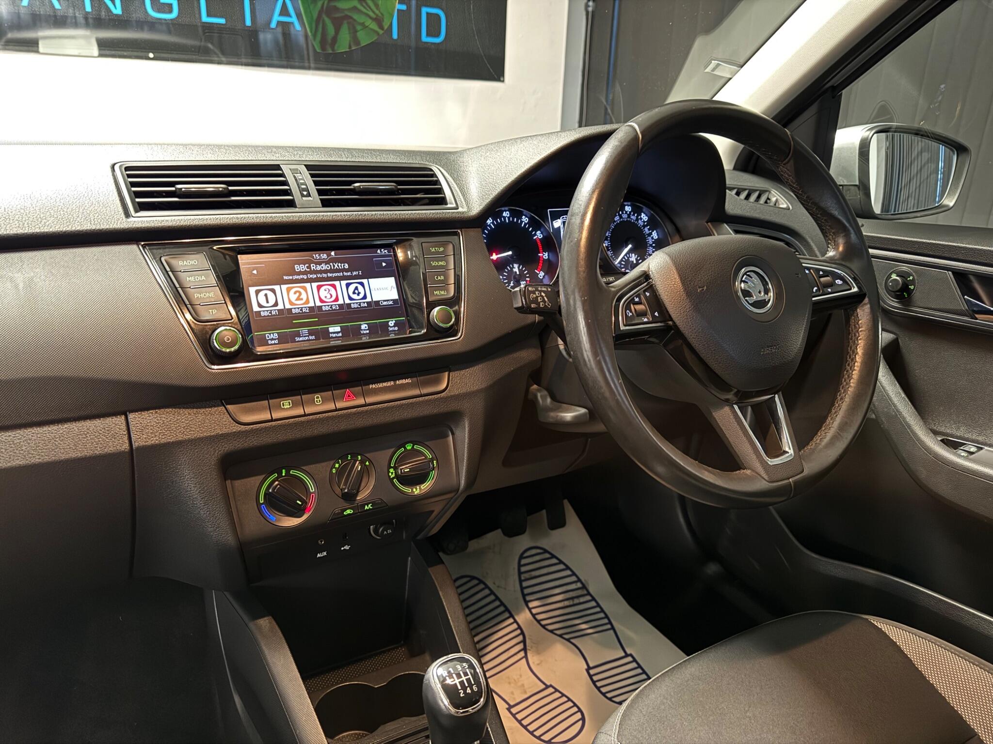 2016 Skoda Fabia 1.2 TSI SE Euro 6 (s/s) 5dr • 33,000 miles image 27