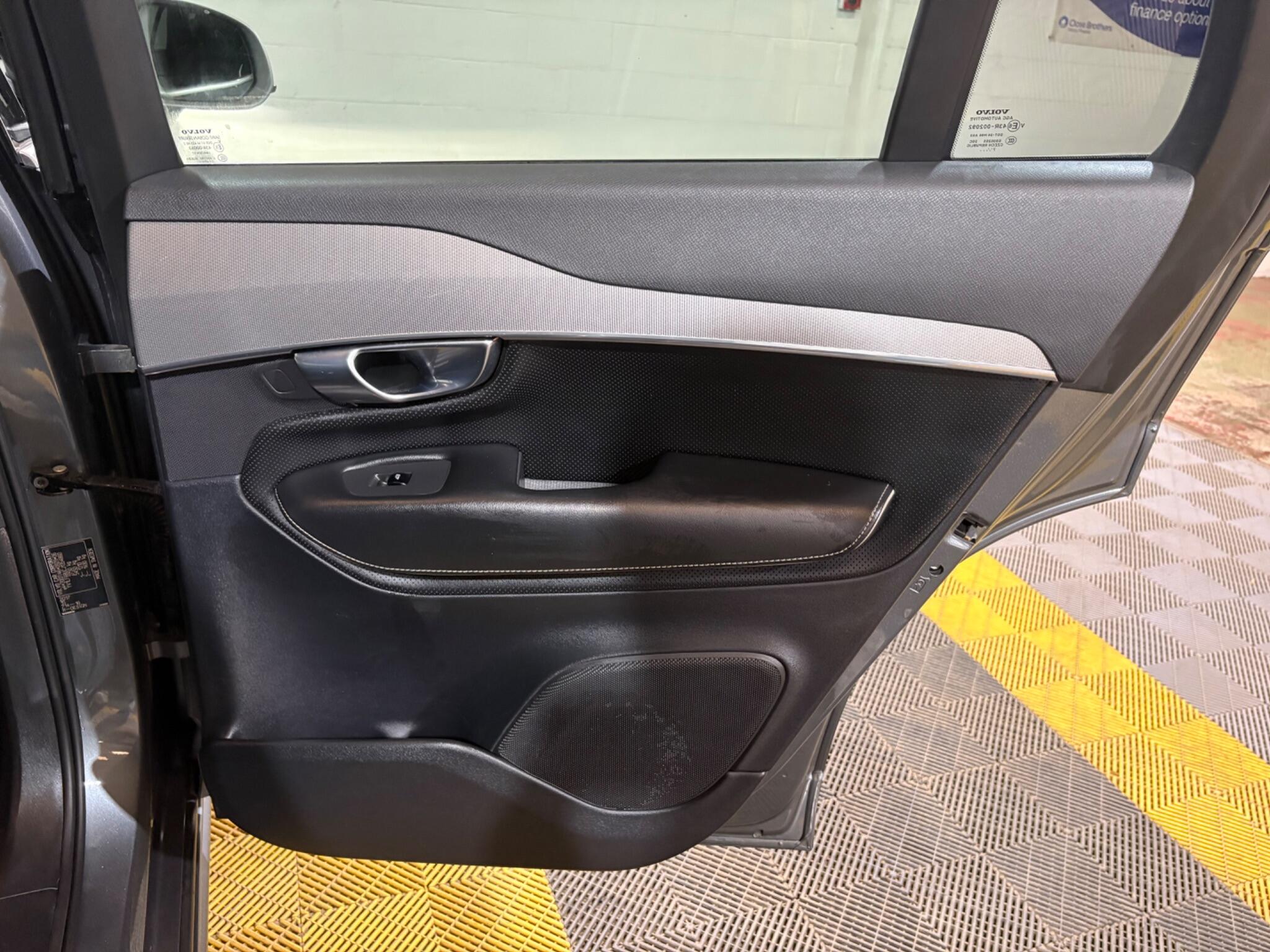 Volvo XC90 view 46