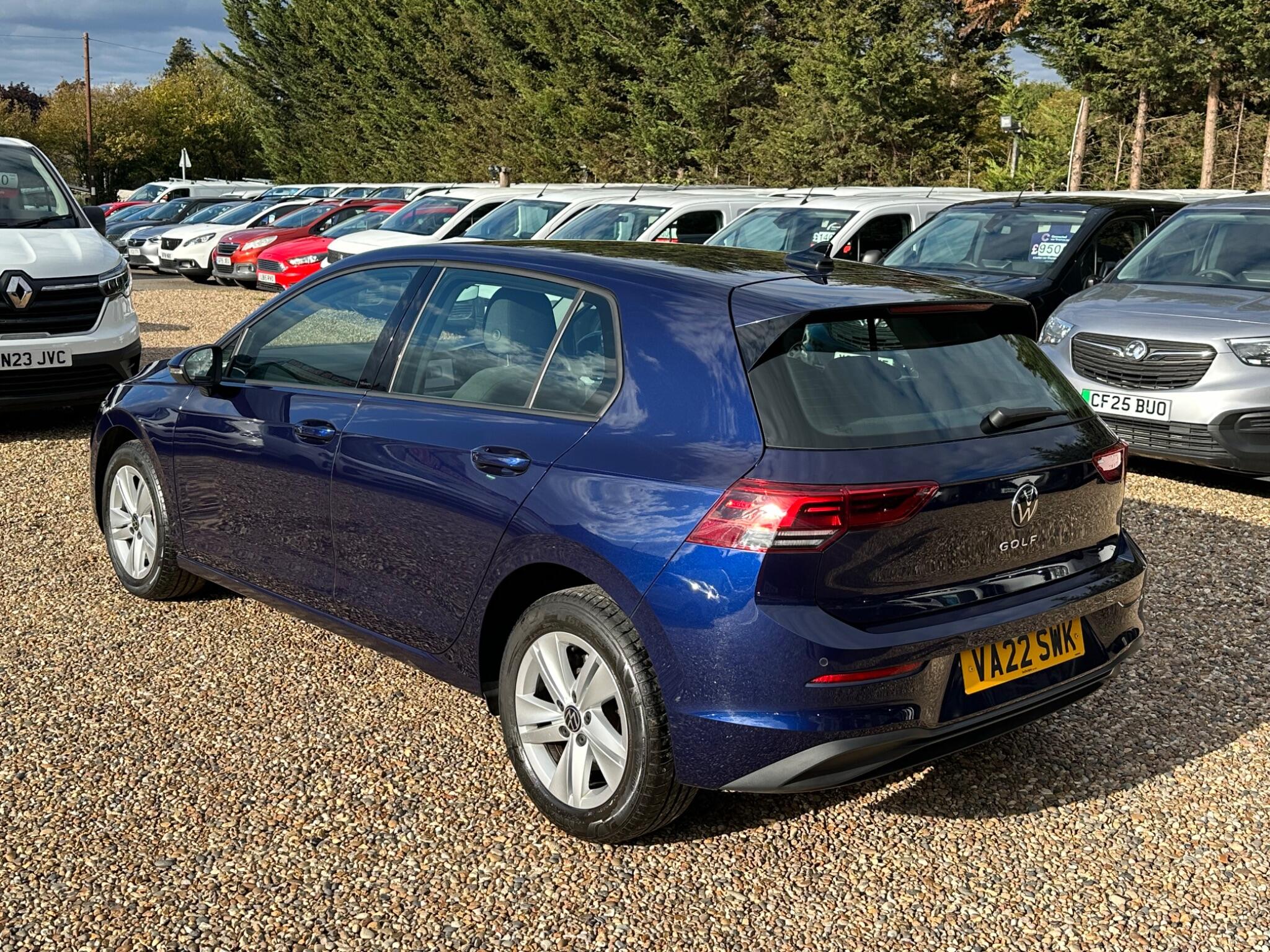 Volkswagen Golf view 3
