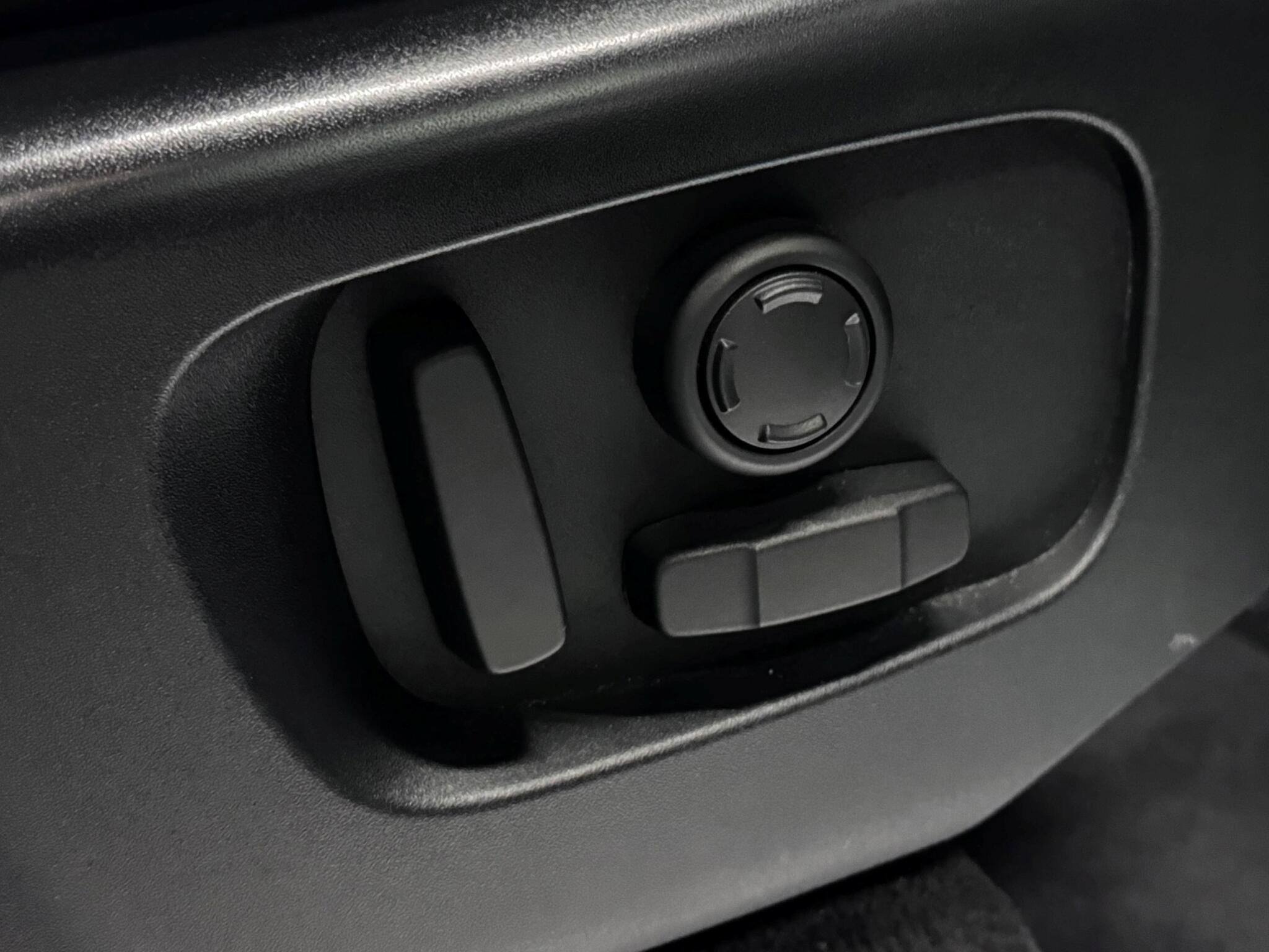 Land Rover Range Rover Sport view 22