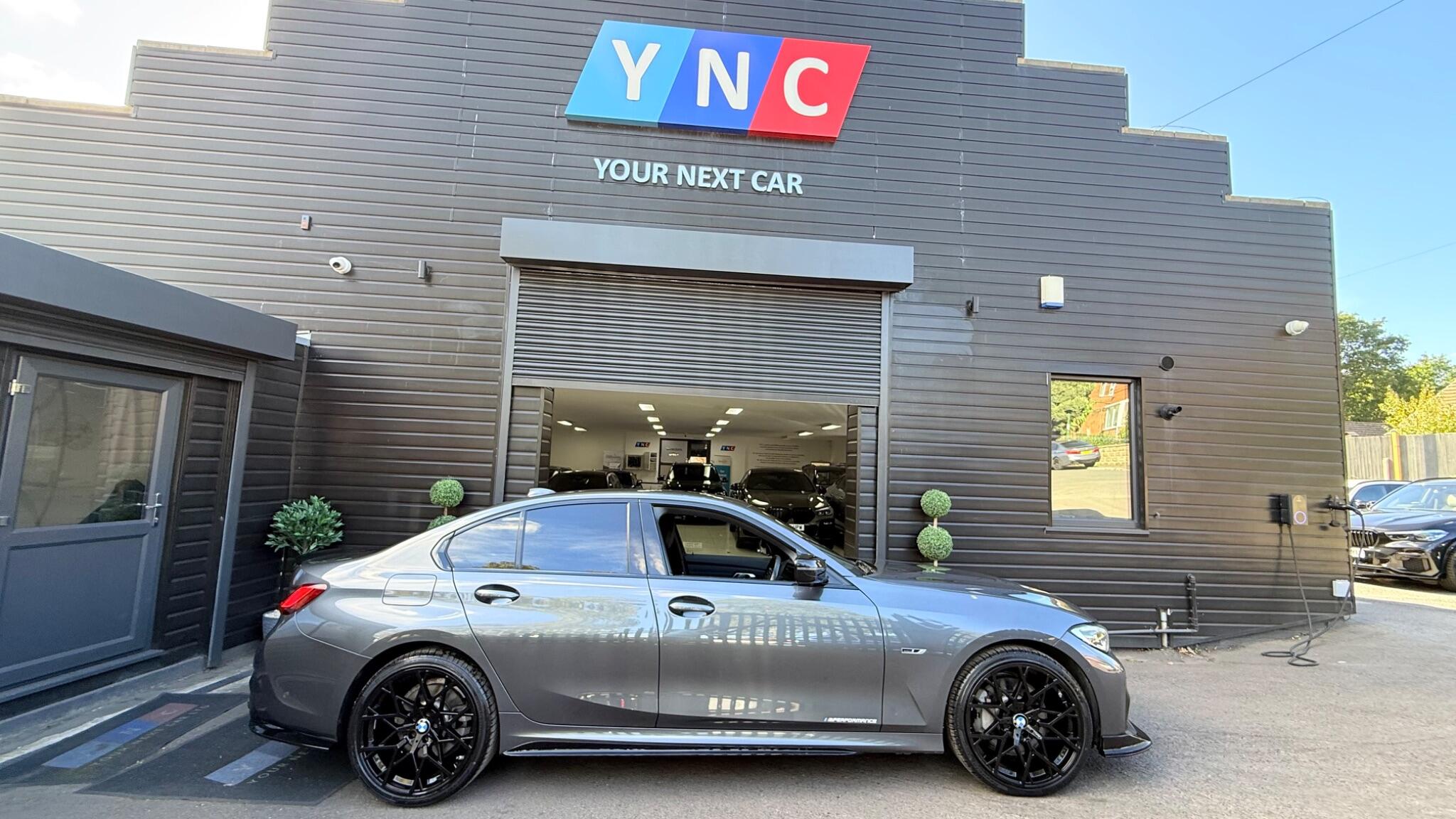 BMW 3 Series view 5