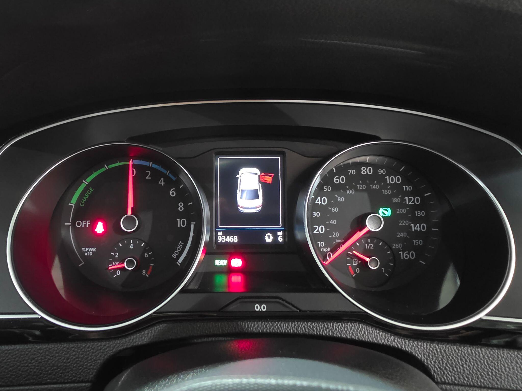 Volkswagen Passat view 11