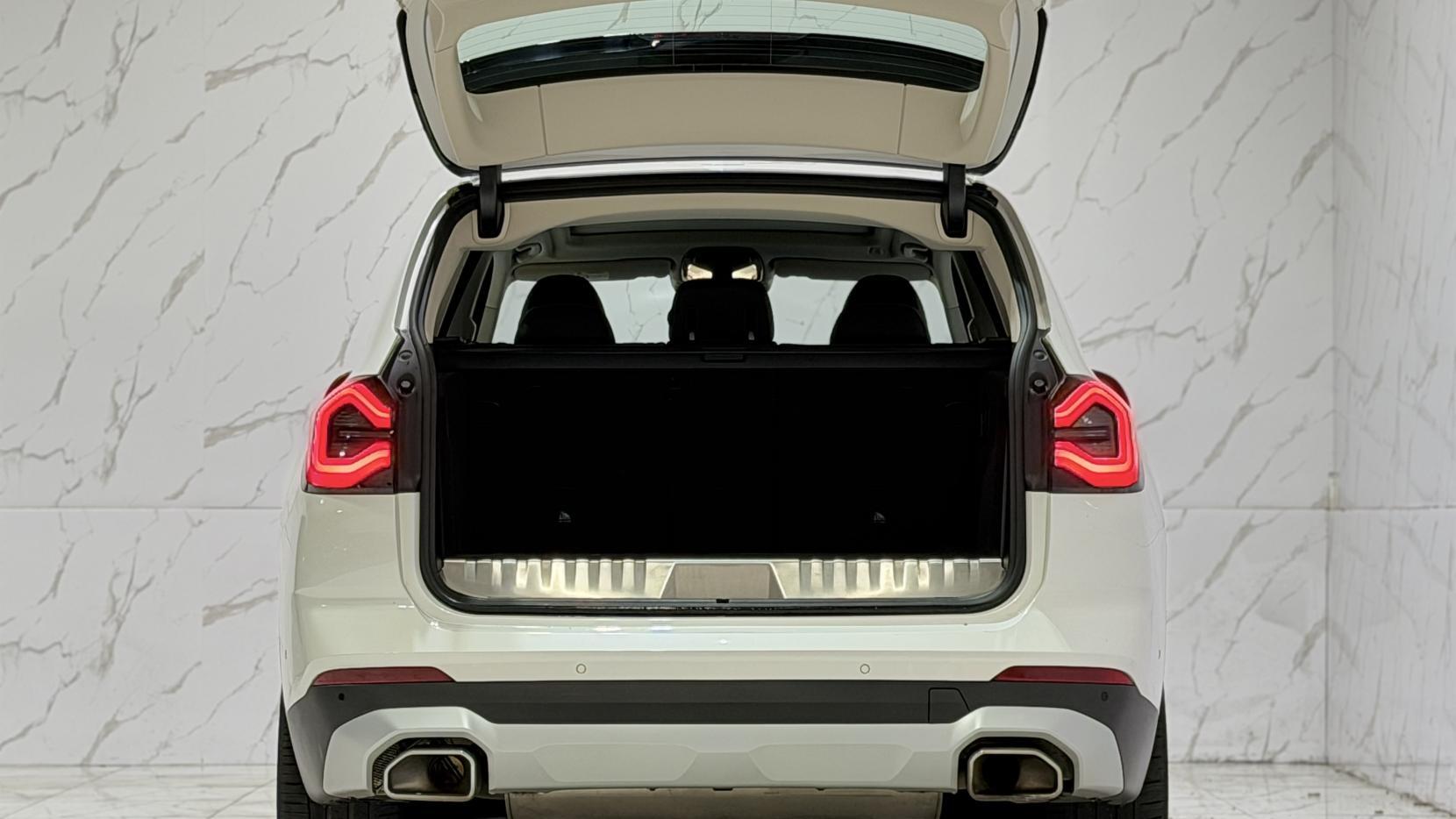 BMW X3 view 44