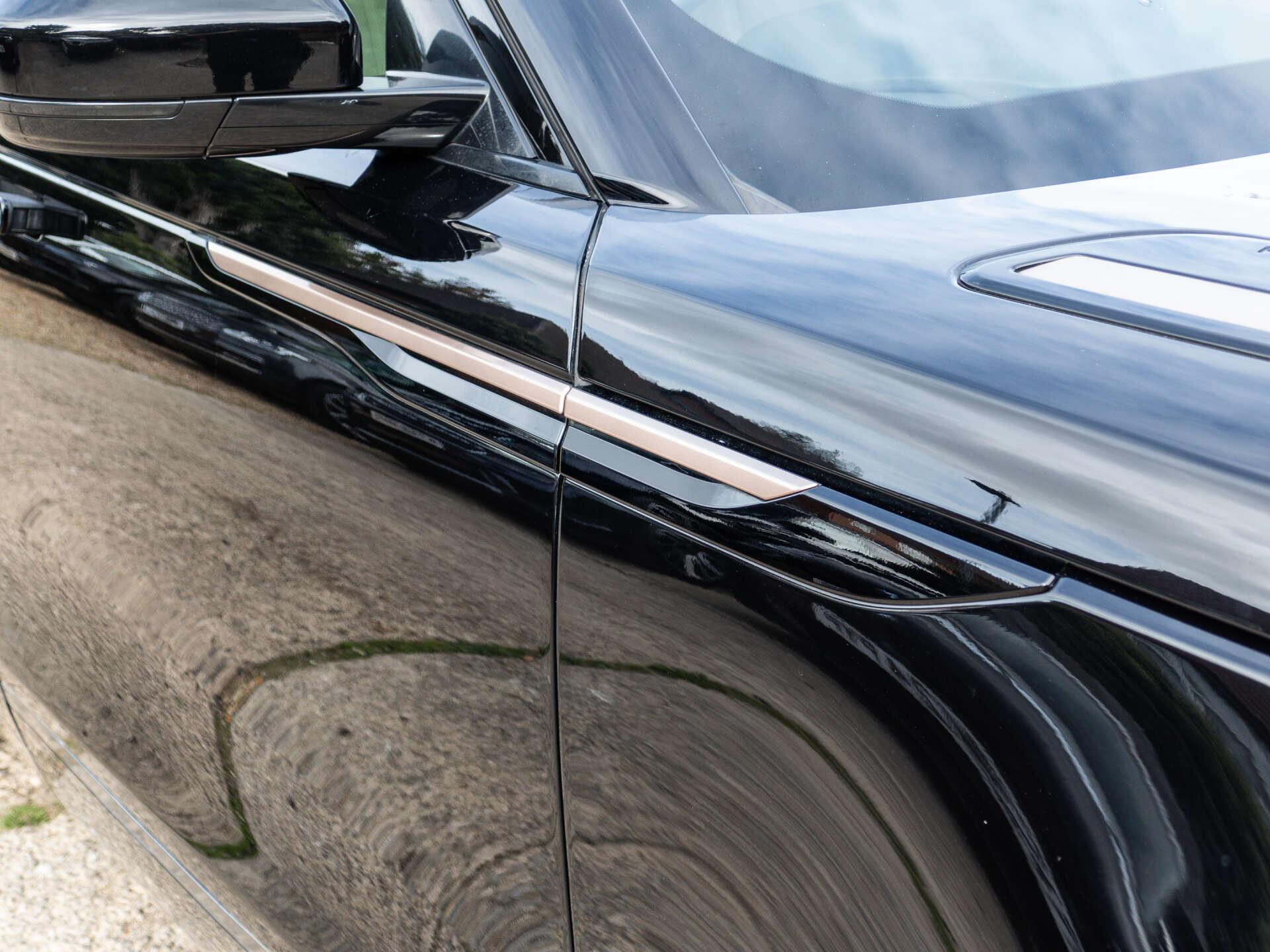 Land Rover Range Rover Velar view 19