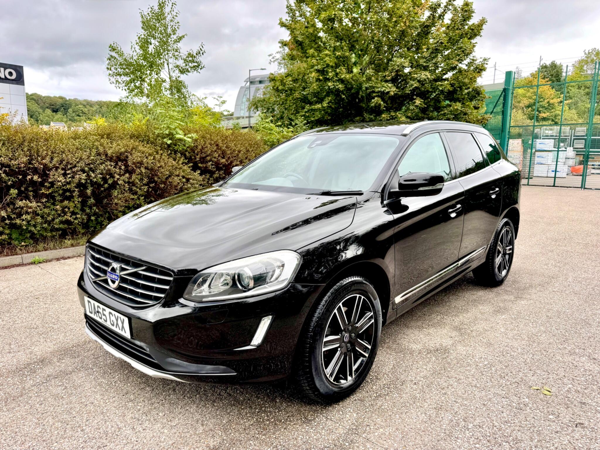 Volvo XC60 view 2