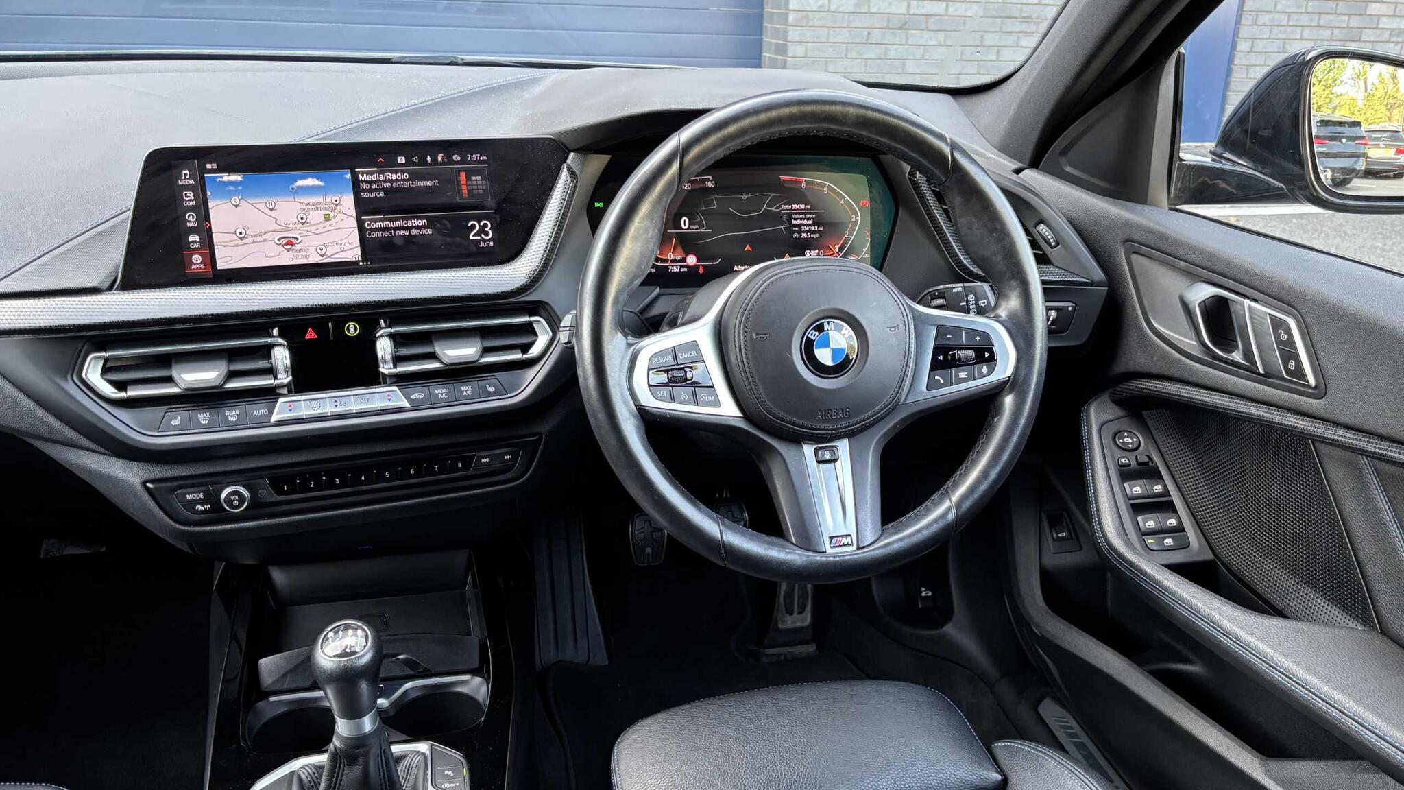 BMW 1 Series view 8