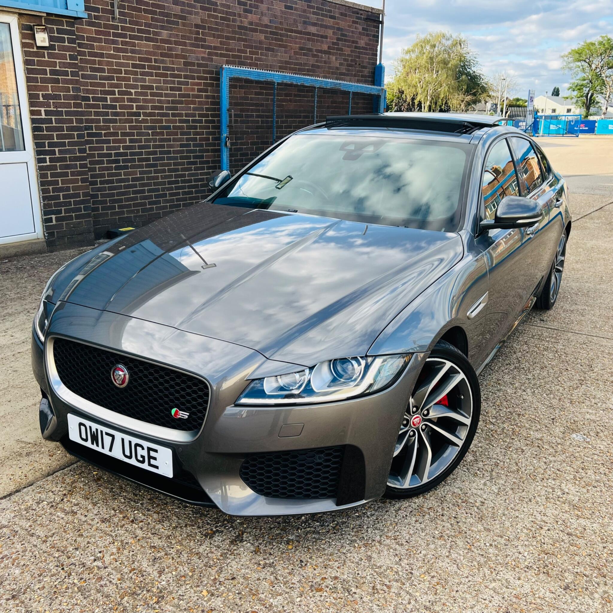 Jaguar XF view 2