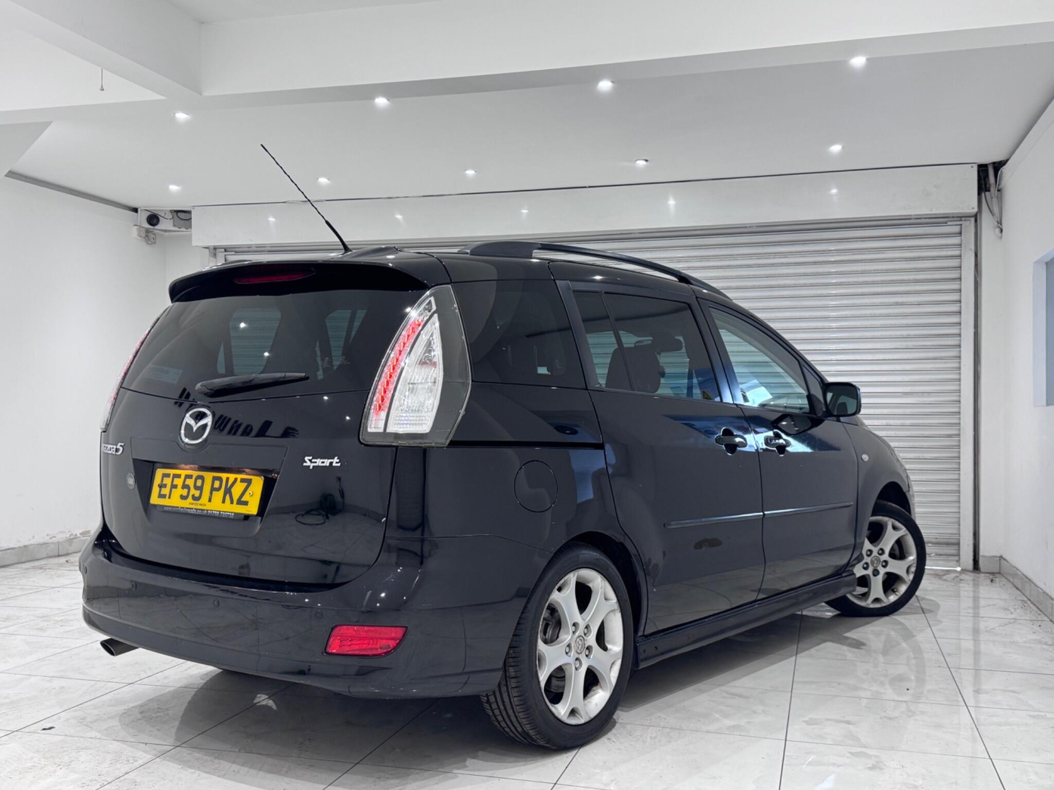 Mazda Mazda5 view 3