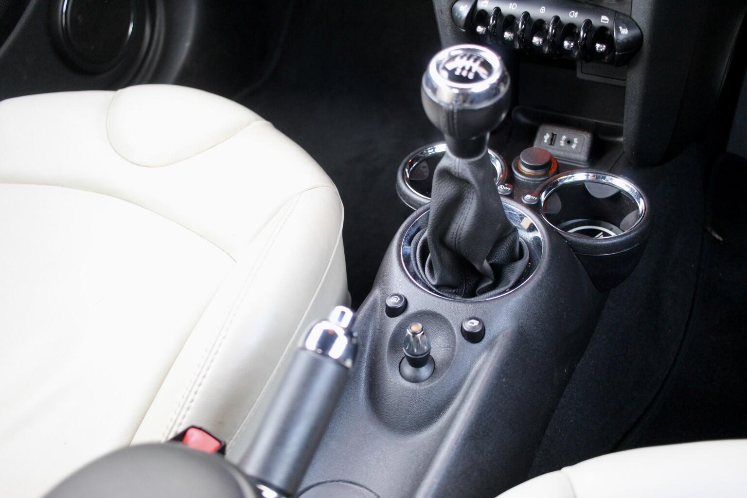Mini Hatch view 13