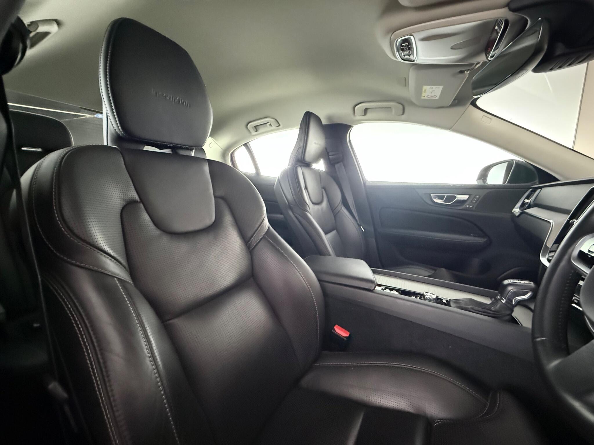 Volvo S60 view 31