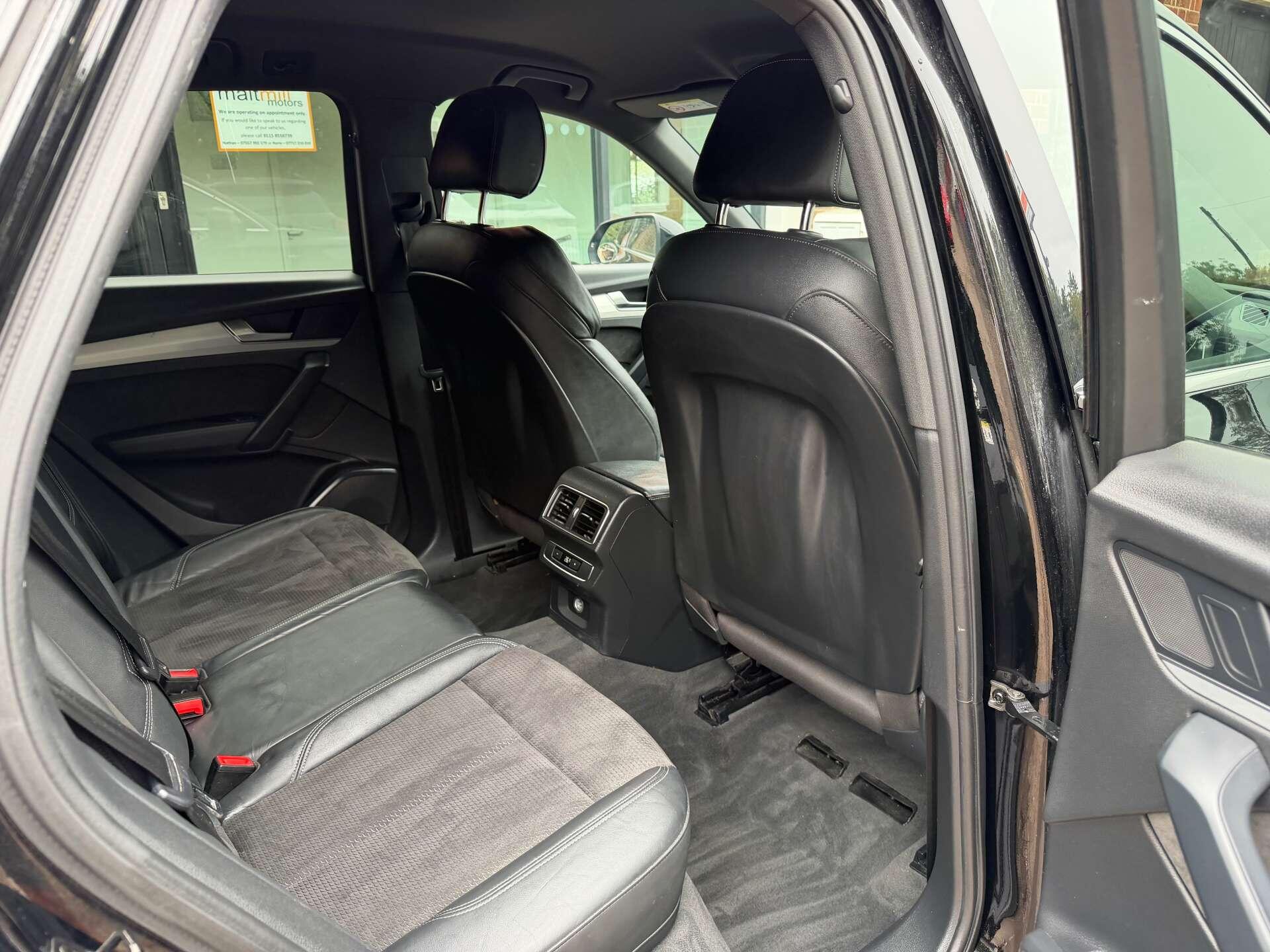Audi Q5 view 24