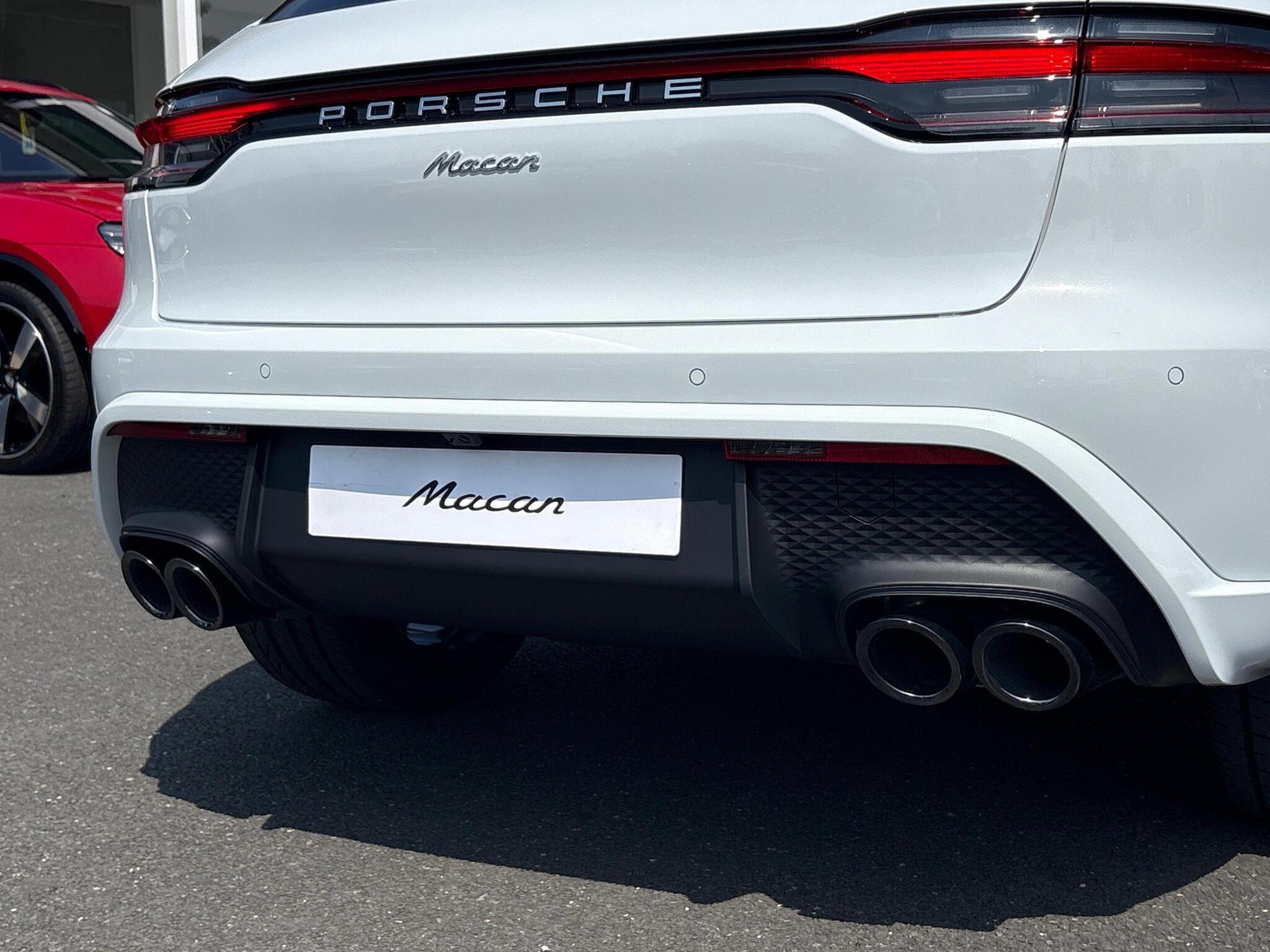 Porsche Macan view 50