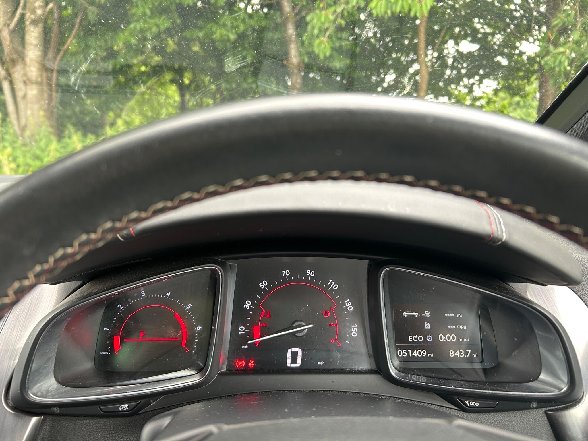 DS Automobiles DS 5 view 41