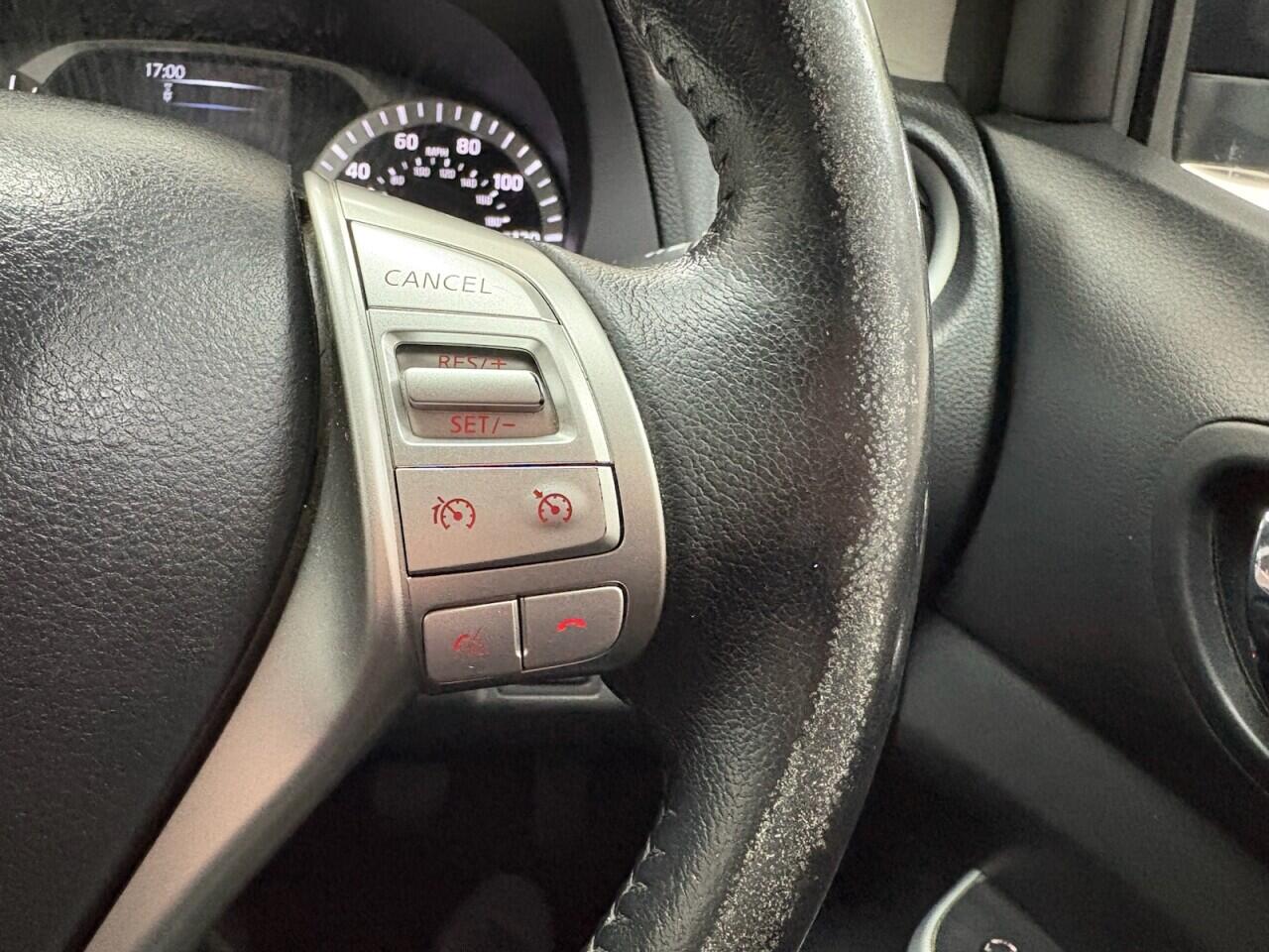 Nissan Navara view 21