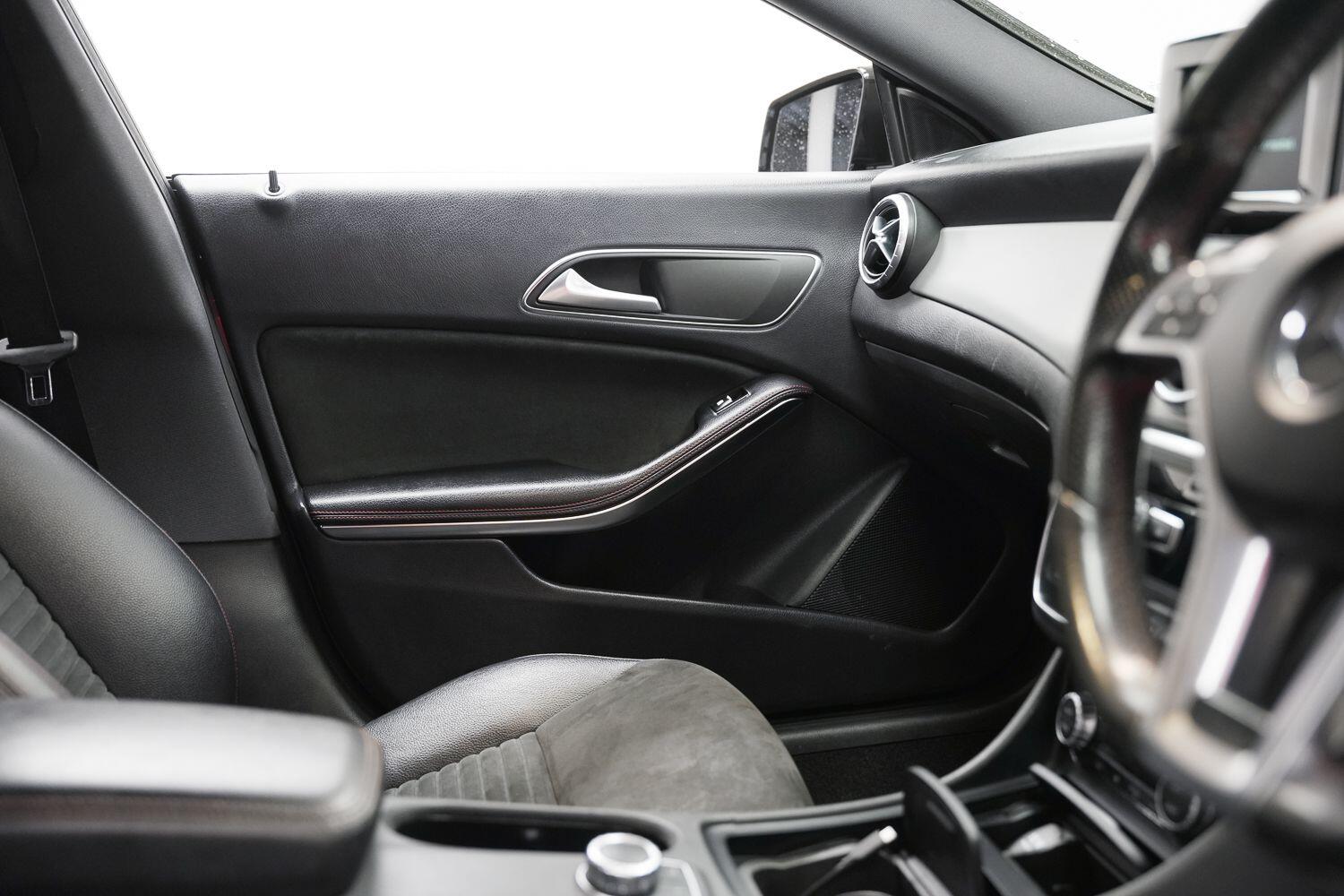 Mercedes-Benz Cla view 21