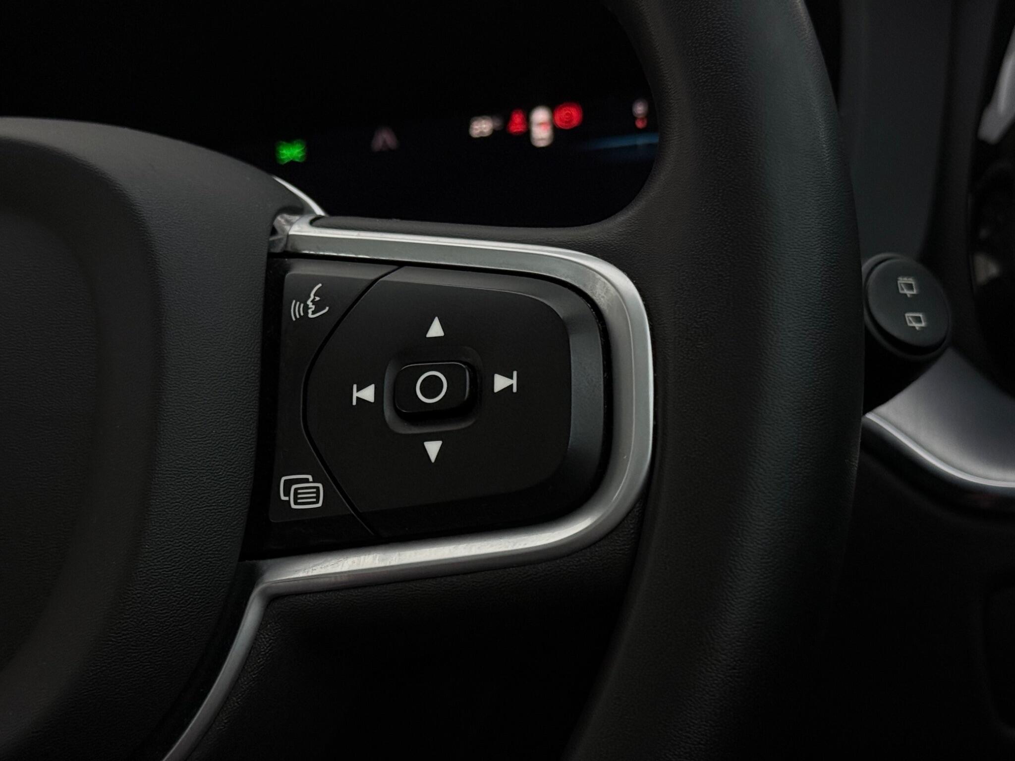 Volvo XC60 view 15