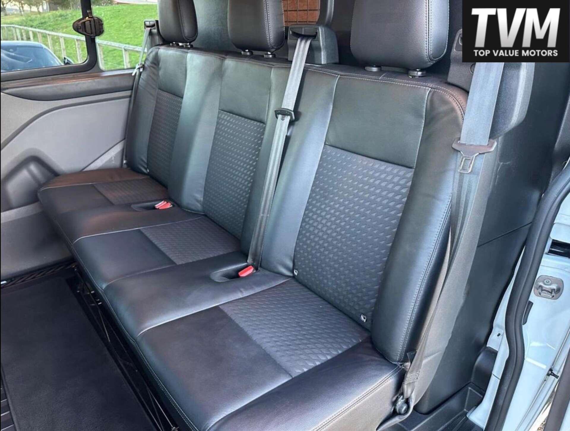 Ford Transit Custom view 18