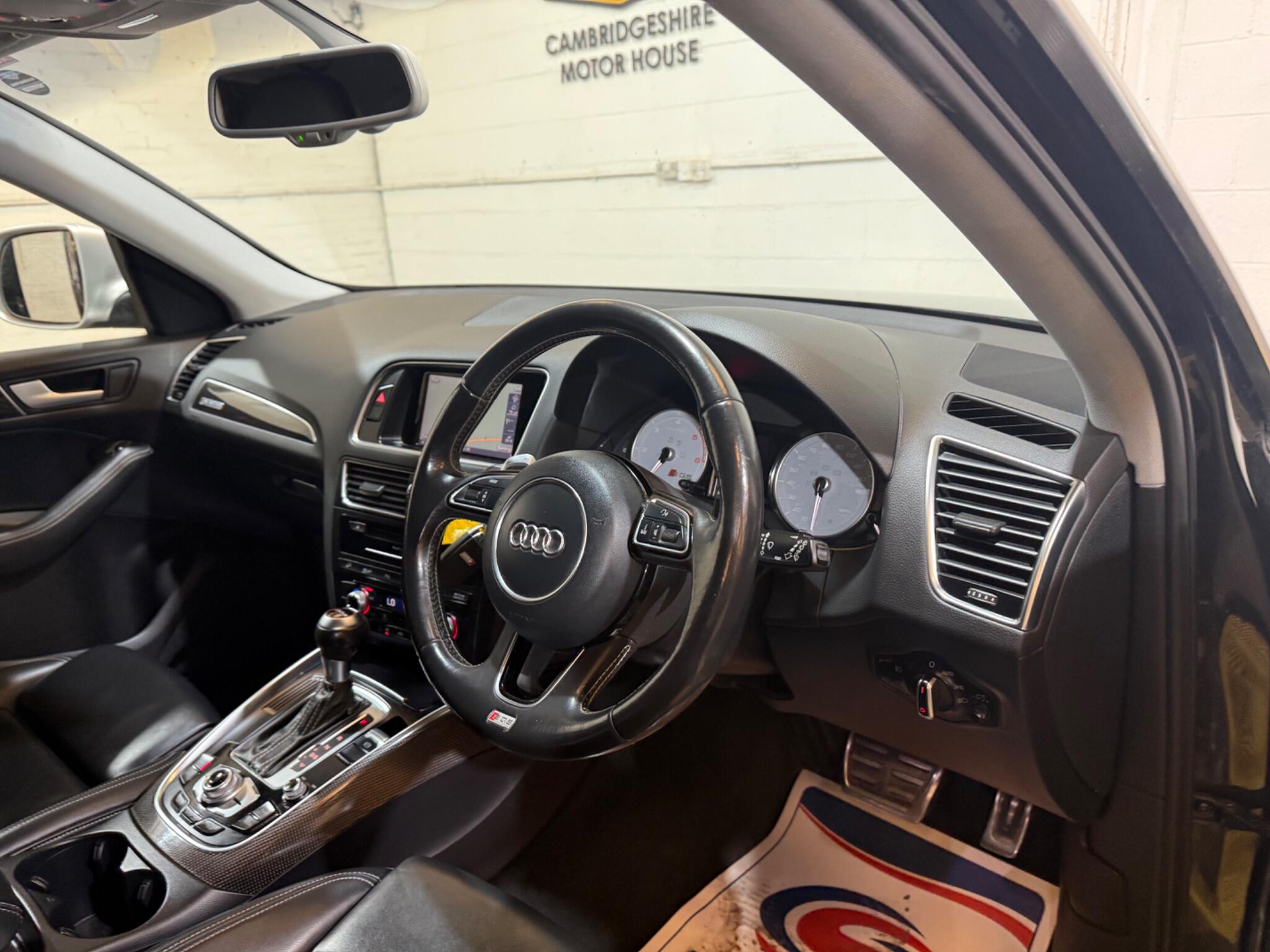 Audi SQ5 view 36