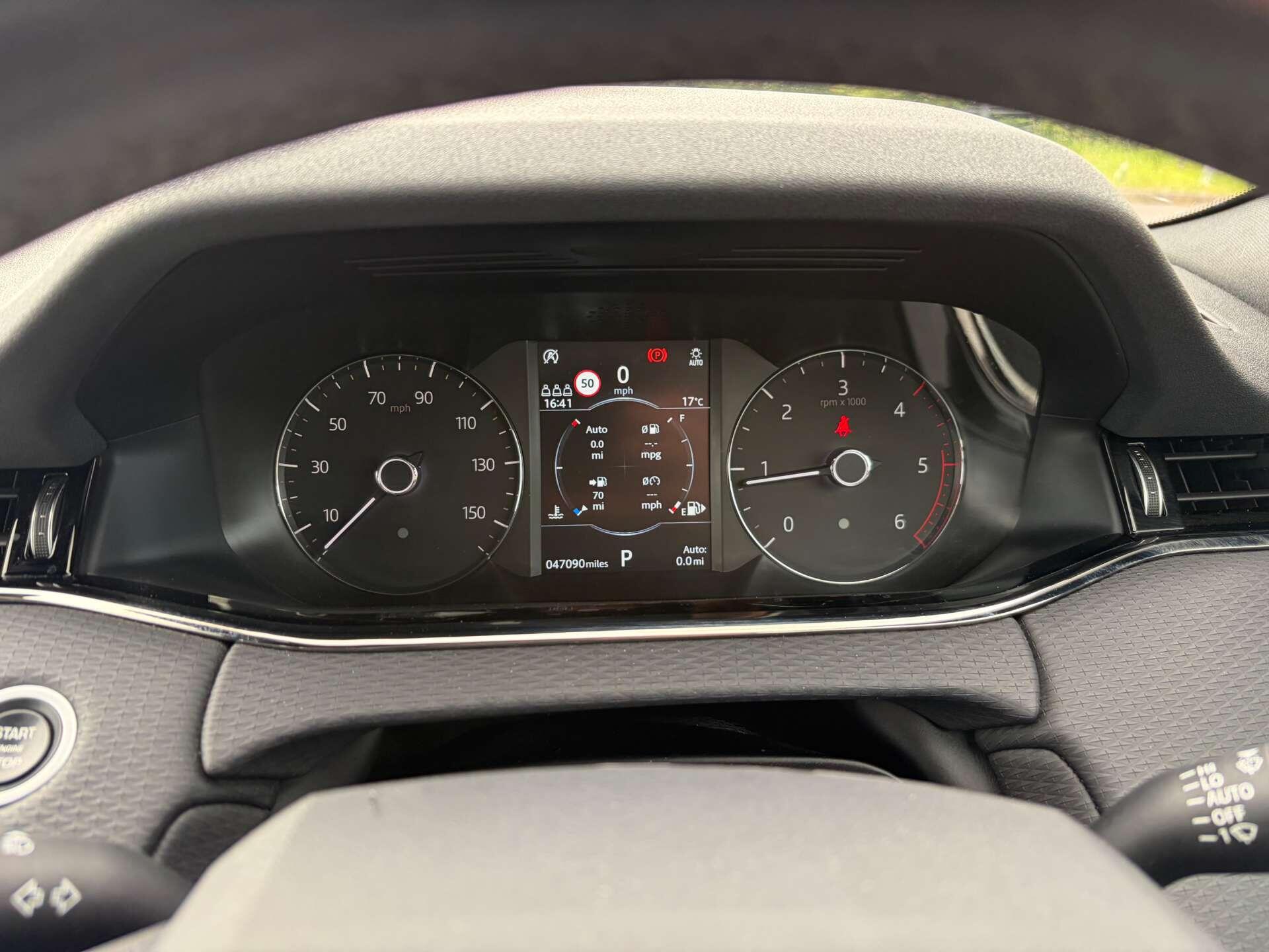 Land Rover Range Rover Evoque view 41
