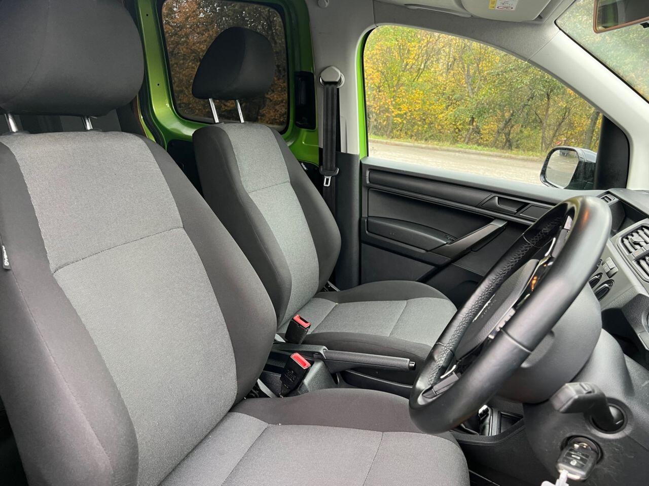 Volkswagen Caddy Maxi view 22