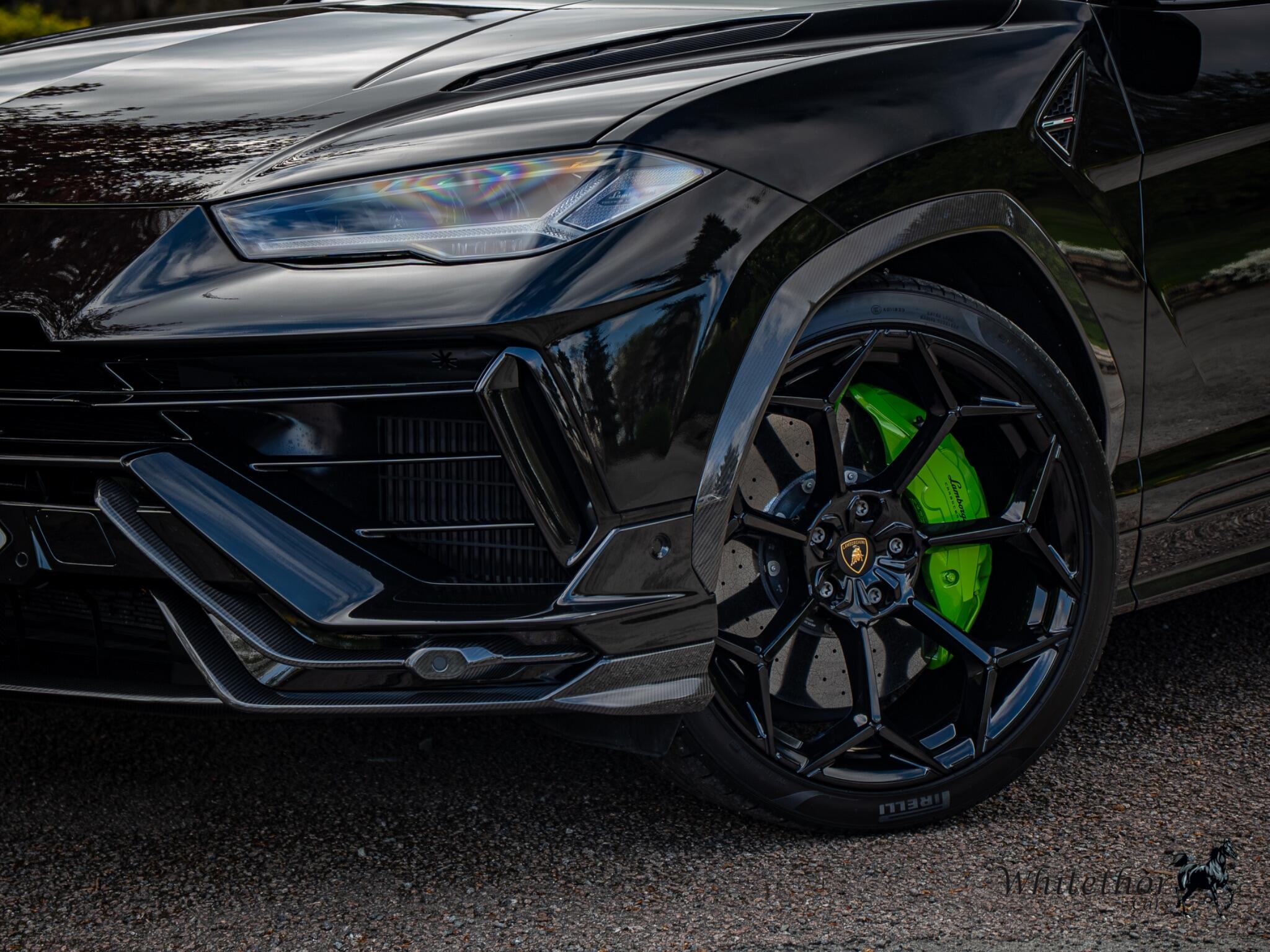Lamborghini Urus view 35